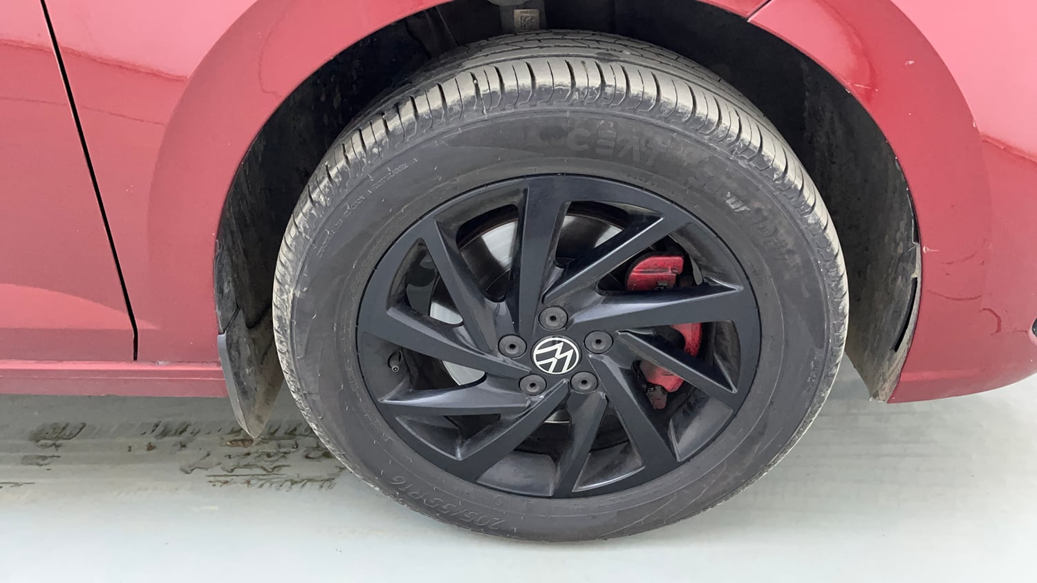 Used 2023 Volkswagen Virtus GT Plus 1.5 TSI EVO DSG Petrol Automatic tyres RIGHT FRONT TYRE RIM VIEW
