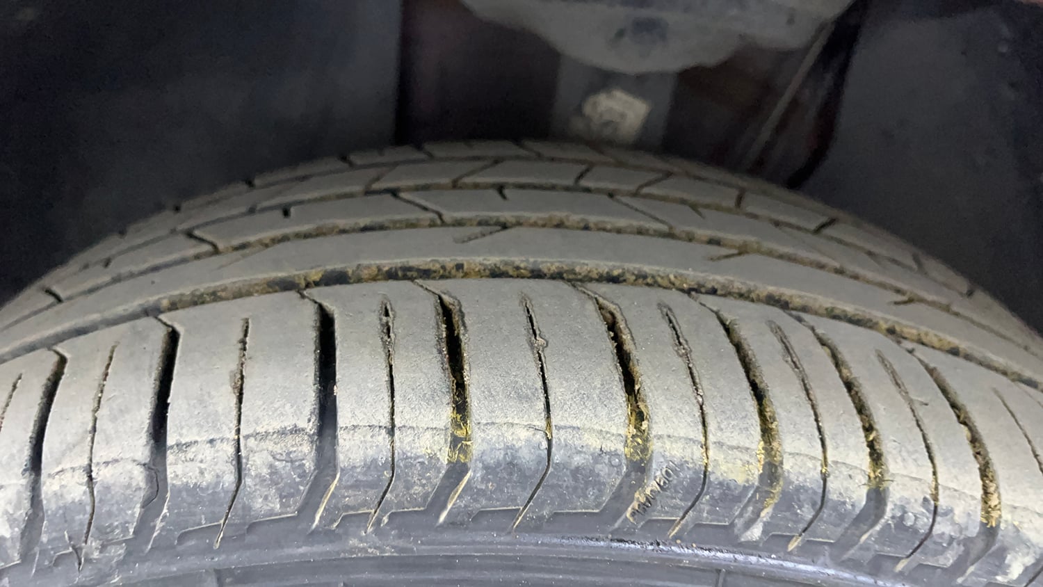 Used 2023 Volkswagen Virtus GT Plus 1.5 TSI EVO DSG Petrol Automatic tyres LEFT FRONT TYRE TREAD VIEW