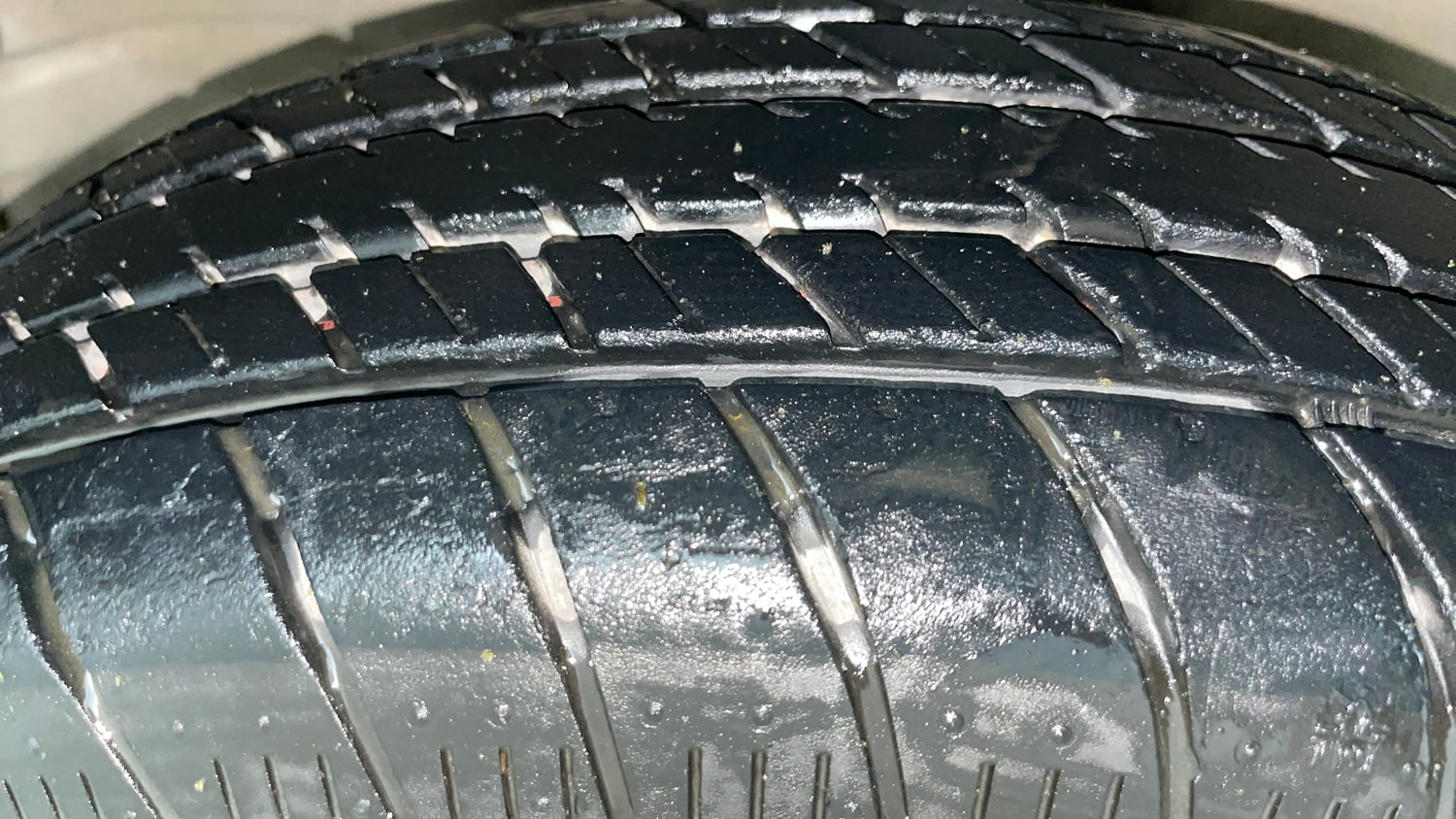 Used 2017 Maruti Suzuki Wagon R 1.0 VXI AMT Petrol Automatic tyres LEFT FRONT TYRE TREAD VIEW