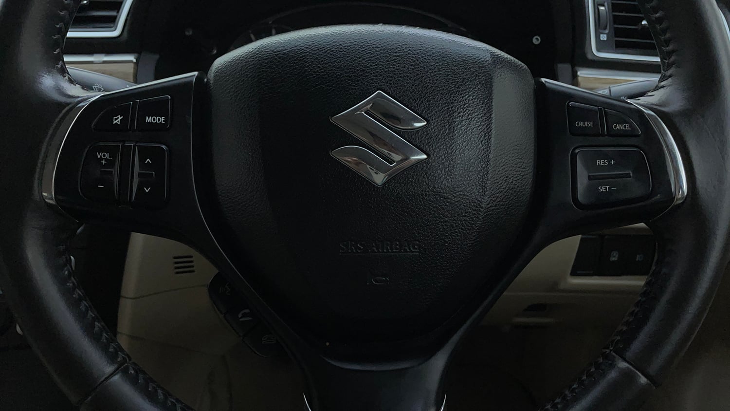 Used 2019 null Petrol Manual top_features Airbags