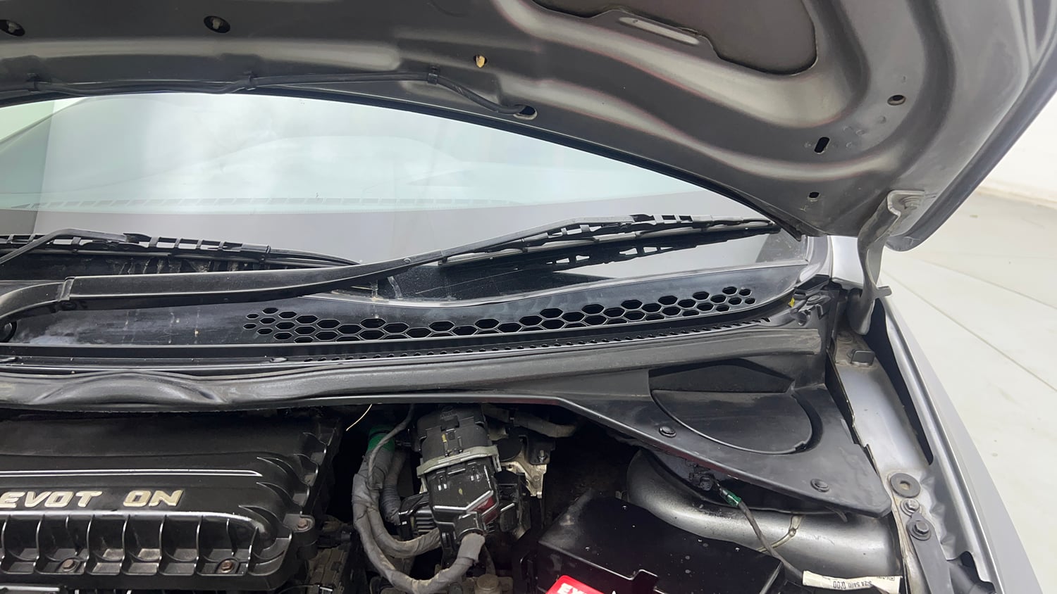 Used 2018 Tata Tiago Revotron XTA Petrol Automatic engine ENGINE LEFT SIDE HINGE & APRON VIEW