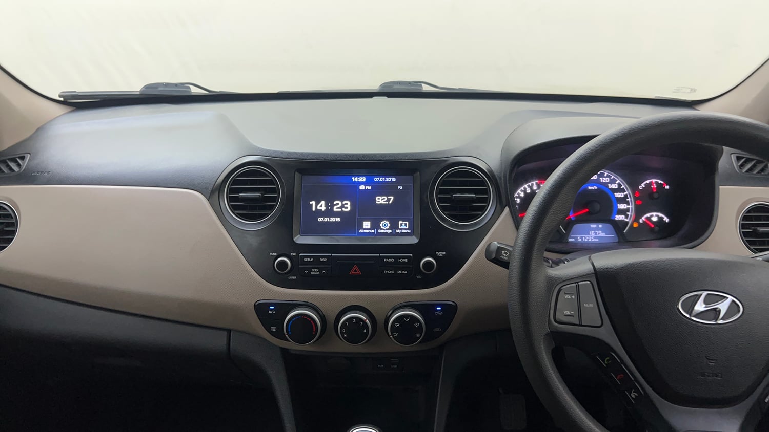 Used 2018 Hyundai Grand i10 Sportz (O) 1.2 Kappa VTVT Petrol Manual interior MUSIC SYSTEM & AC CONTROL VIEW