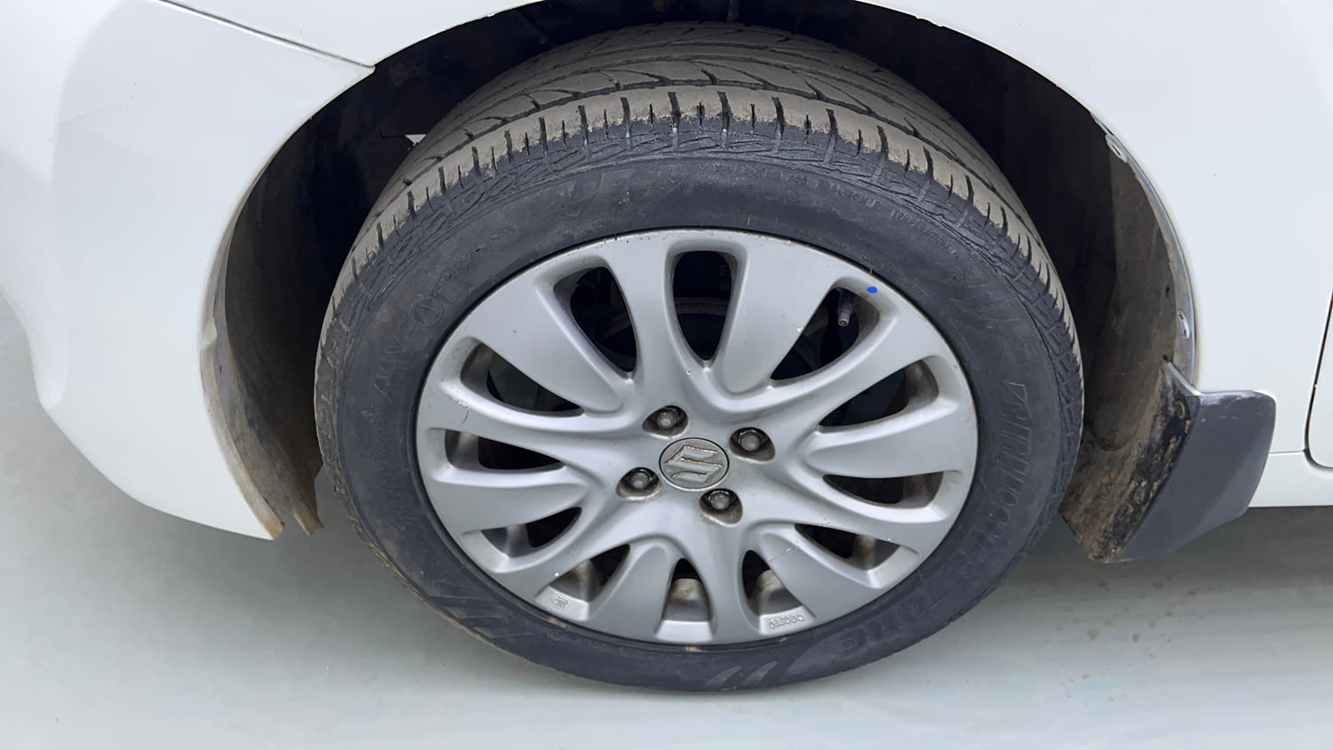 Used 2017 Maruti Suzuki Baleno Zeta 1.2 AT Petrol Automatic tyres LEFT FRONT TYRE RIM VIEW