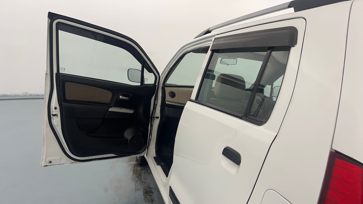 Used 2018 Maruti Suzuki Wagon R LXI CNG Cng Manual interior LEFT FRONT DOOR OPEN VIEW