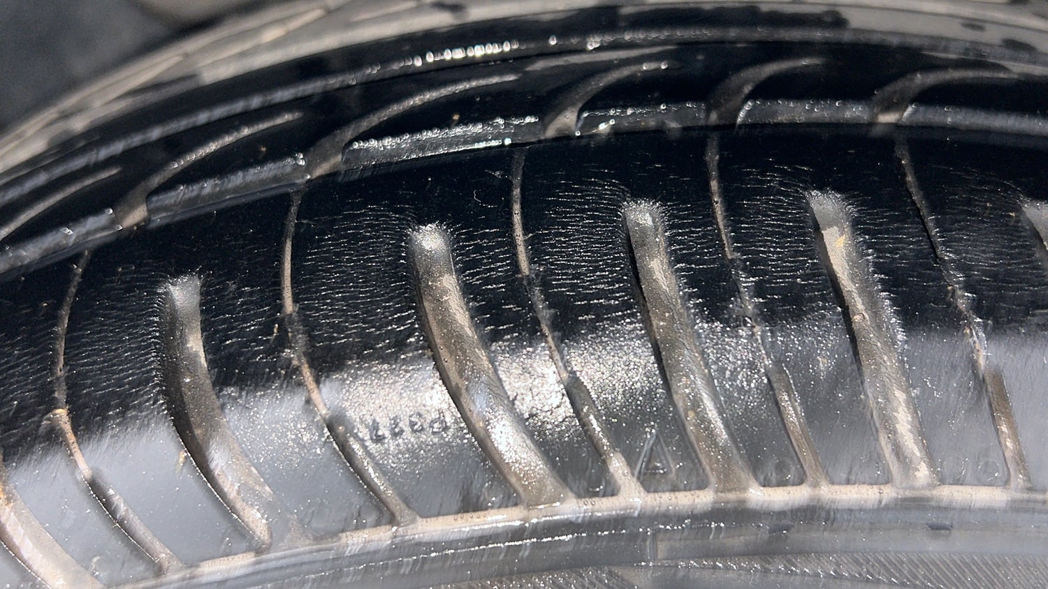 Used 2018 Tata Tiago Revotron XZ Petrol Manual tyres RIGHT FRONT TYRE TREAD VIEW