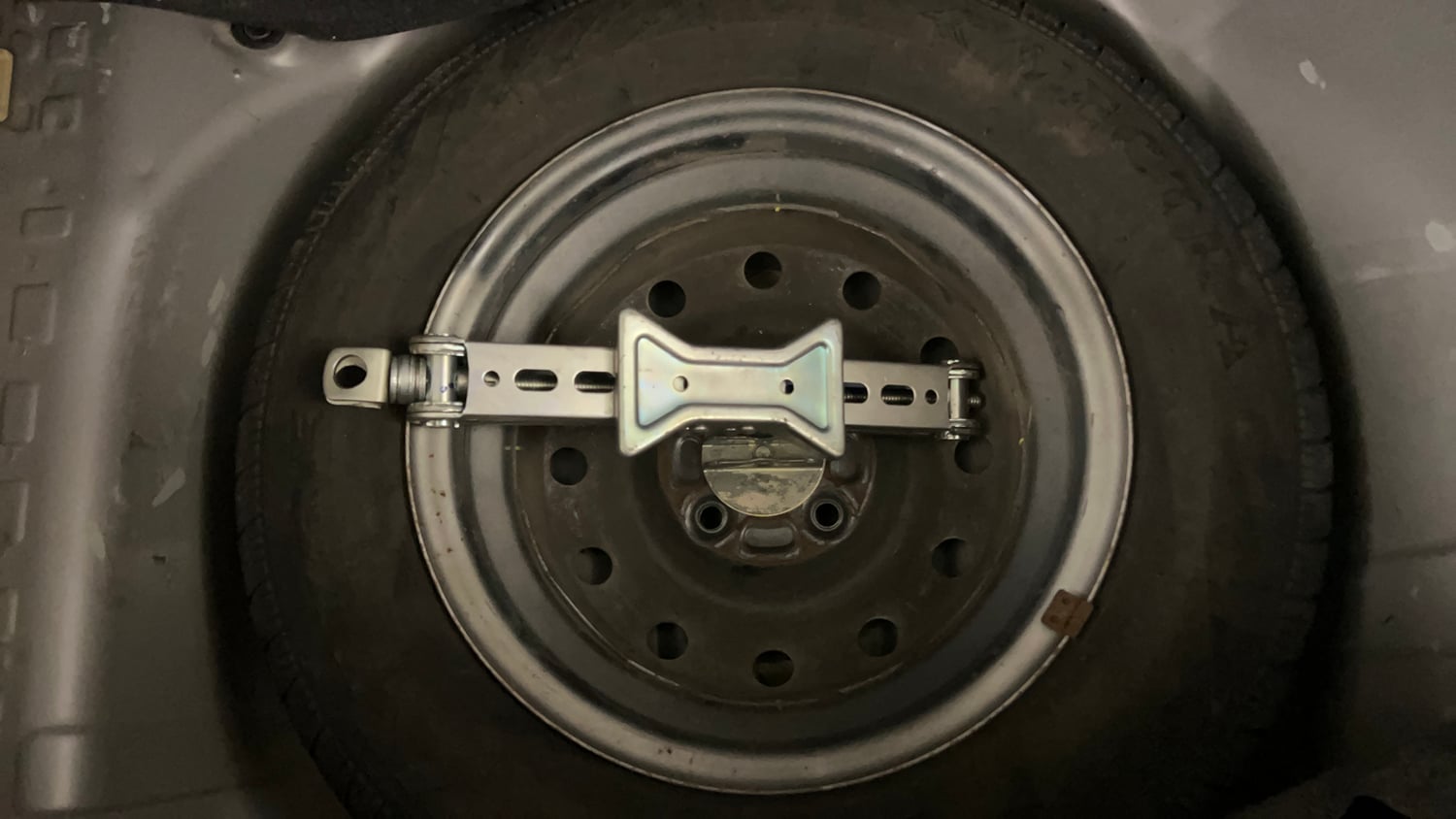 Used 2015 Honda Brio S MT Petrol Manual tyres SPARE TYRE VIEW
