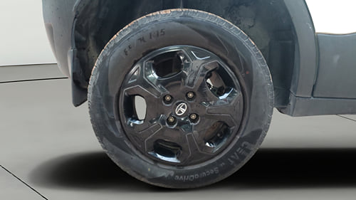 Used 2023 Tata Punch Accomplished MT Petrol Manual tyres RIGHT REAR TYRE RIM VIEW