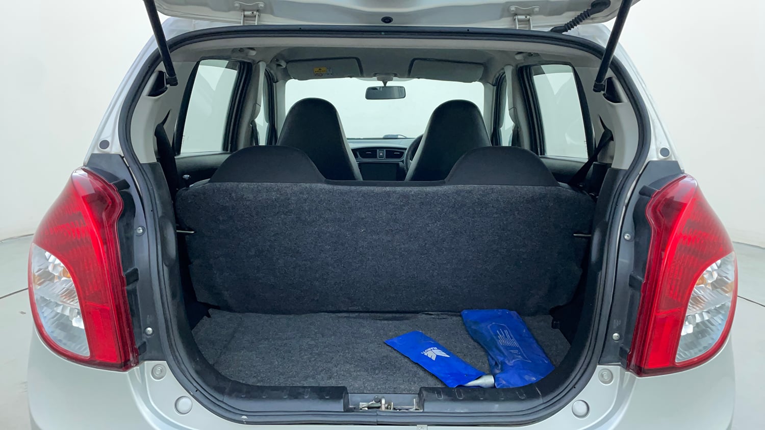 Used 2021 Maruti Suzuki Alto 800 LXi (O) Petrol Manual interior DICKY INSIDE VIEW