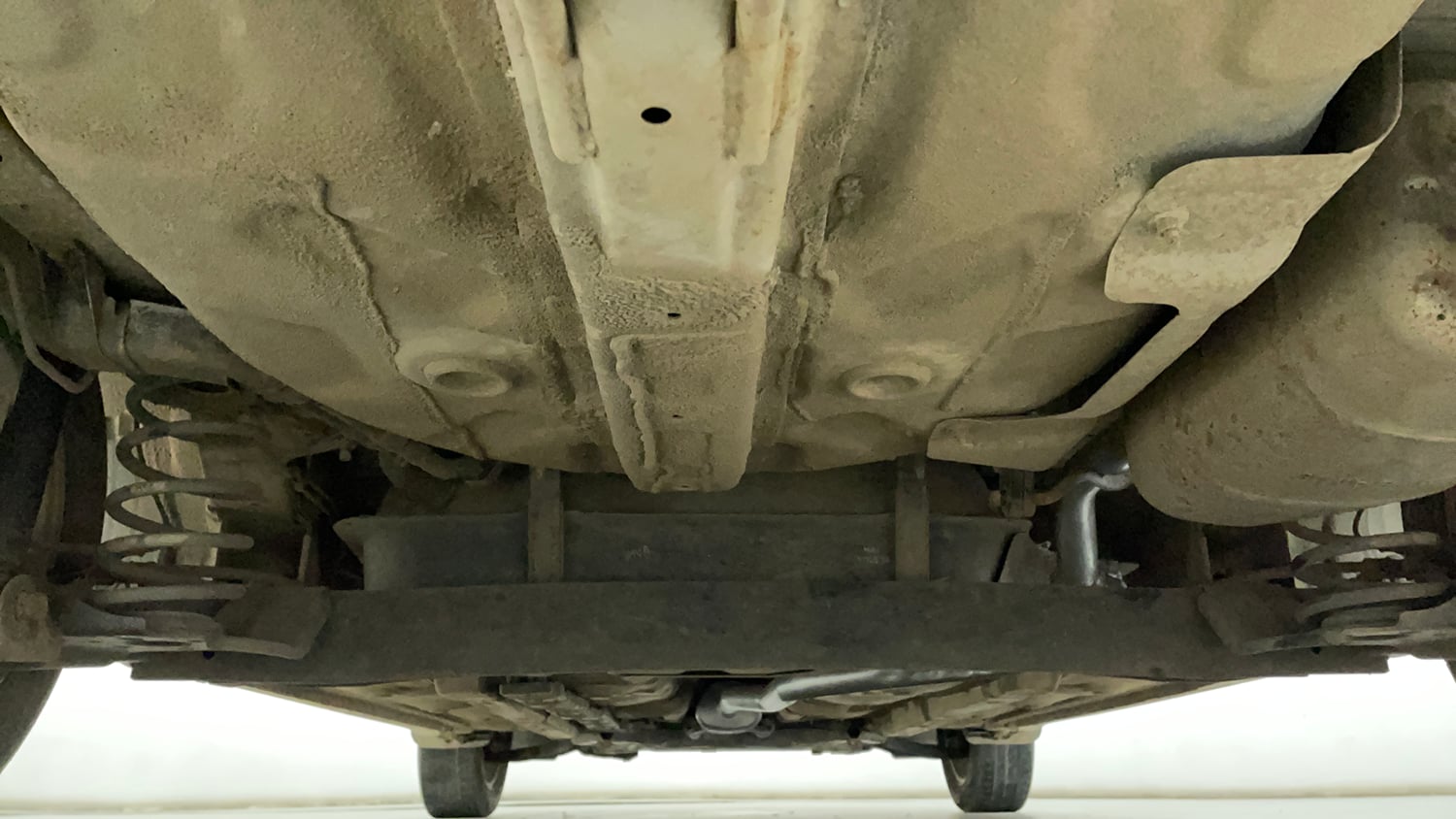 Used 2014 Hyundai Xcent S 1.2 (O) Petrol Manual extra REAR UNDERBODY VIEW (TAKEN FROM REAR)