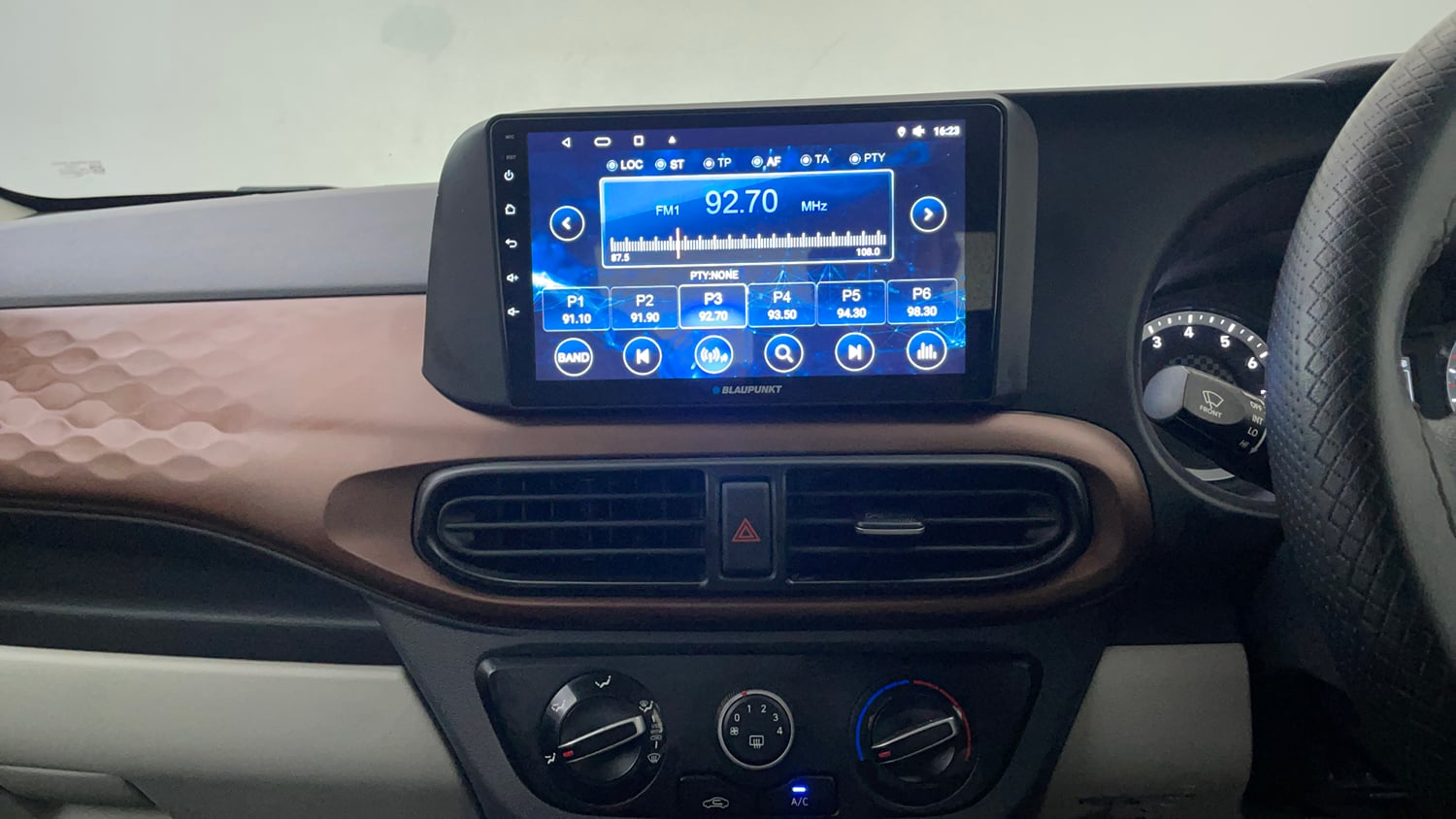 Used 2022 Hyundai Aura S 1.2 CNG Cng Manual interior MUSIC SYSTEM & AC CONTROL VIEW