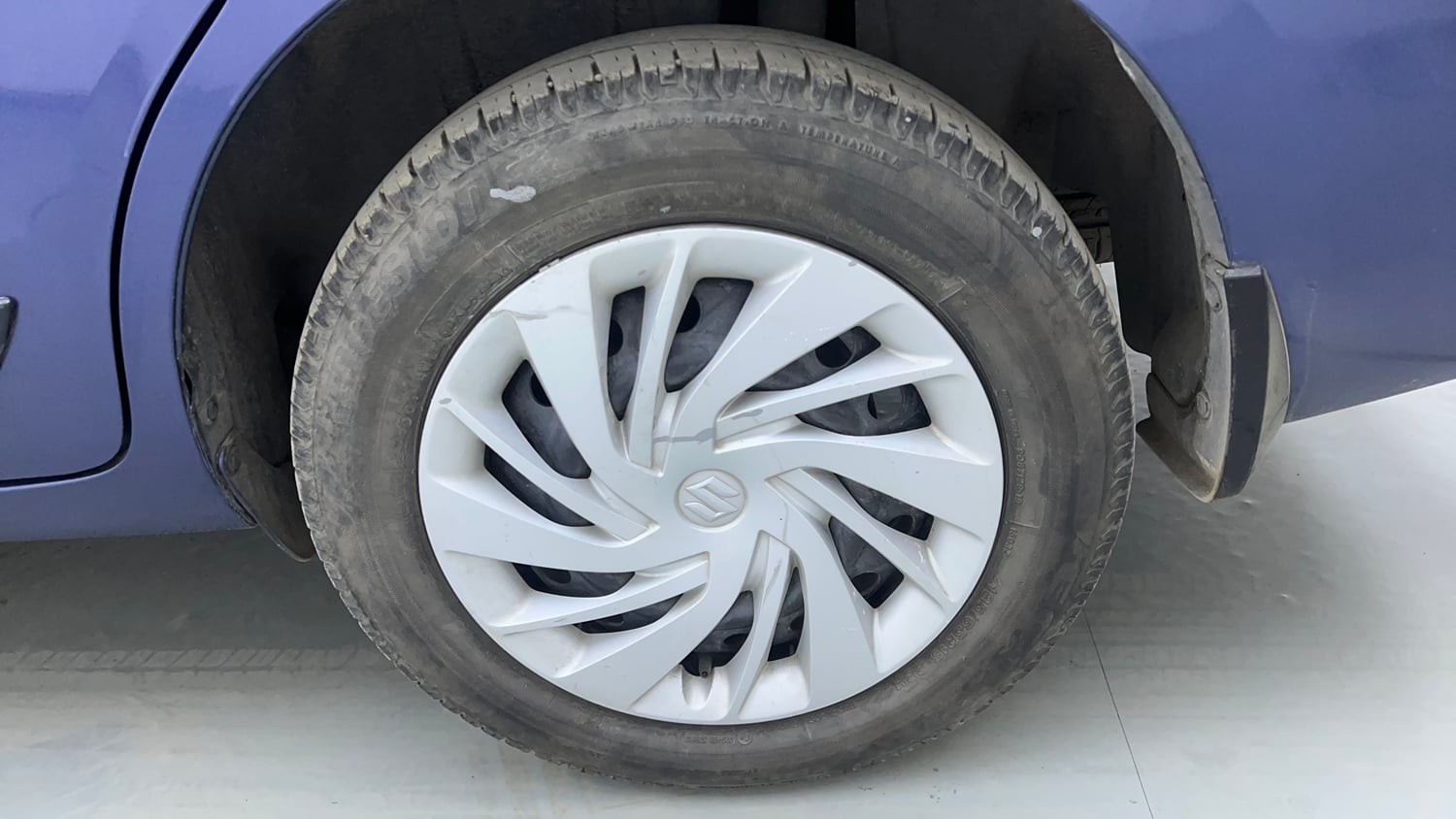 Used 2022 Maruti Suzuki New Ertiga VXi AT Petrol Automatic tyres LEFT REAR TYRE RIM VIEW