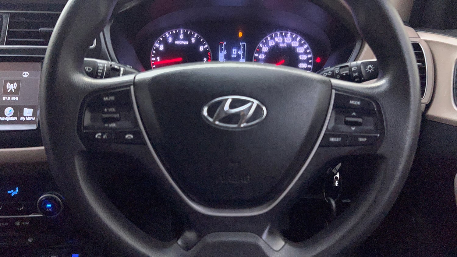 Used 2018 Hyundai Elite i20 Asta 1.2 Petrol Manual top_features Airbags