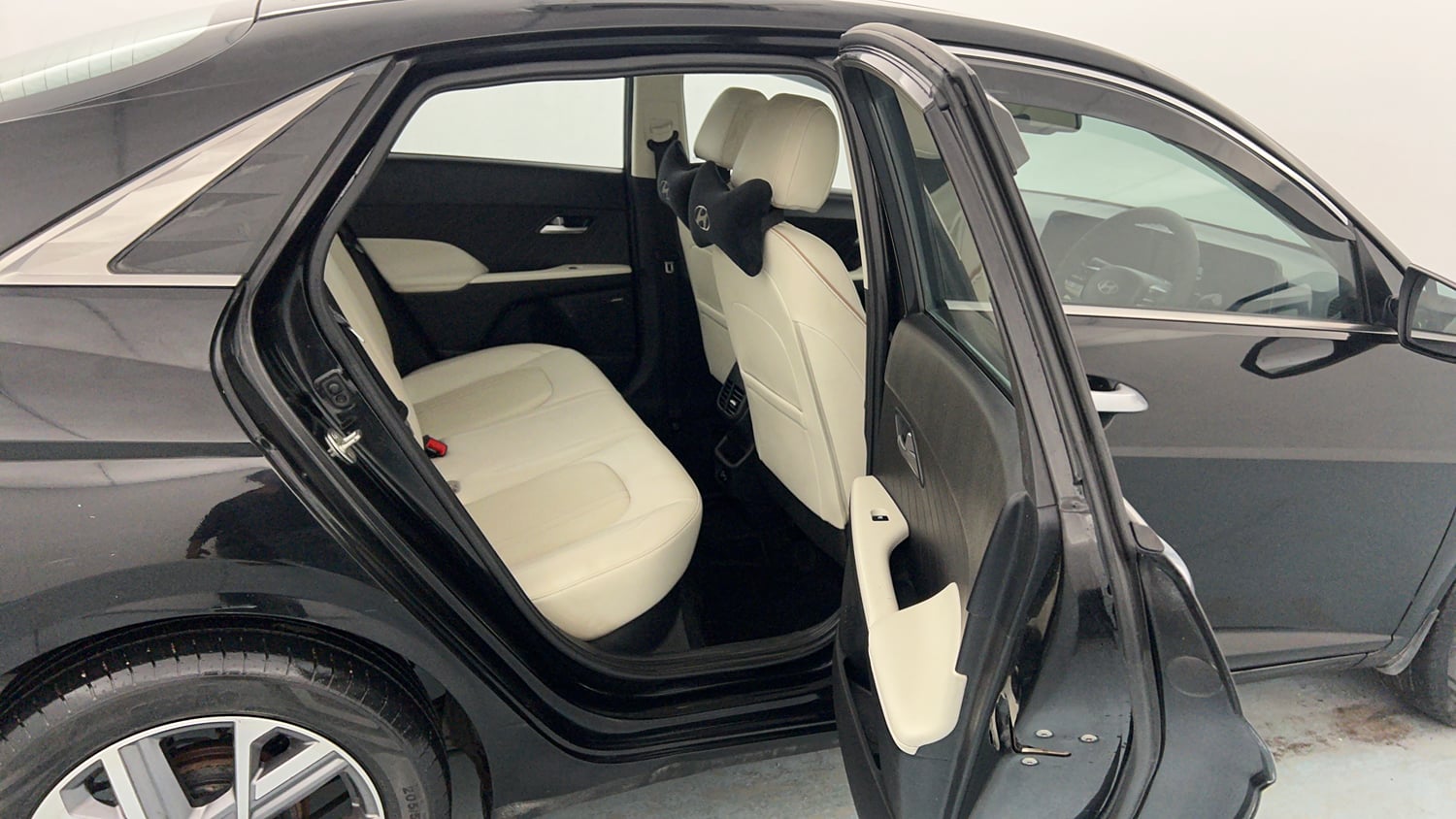 Used 2023 Hyundai Verna SX (O) 1.5 Petrol IVT Petrol Automatic interior RIGHT SIDE REAR DOOR CABIN VIEW