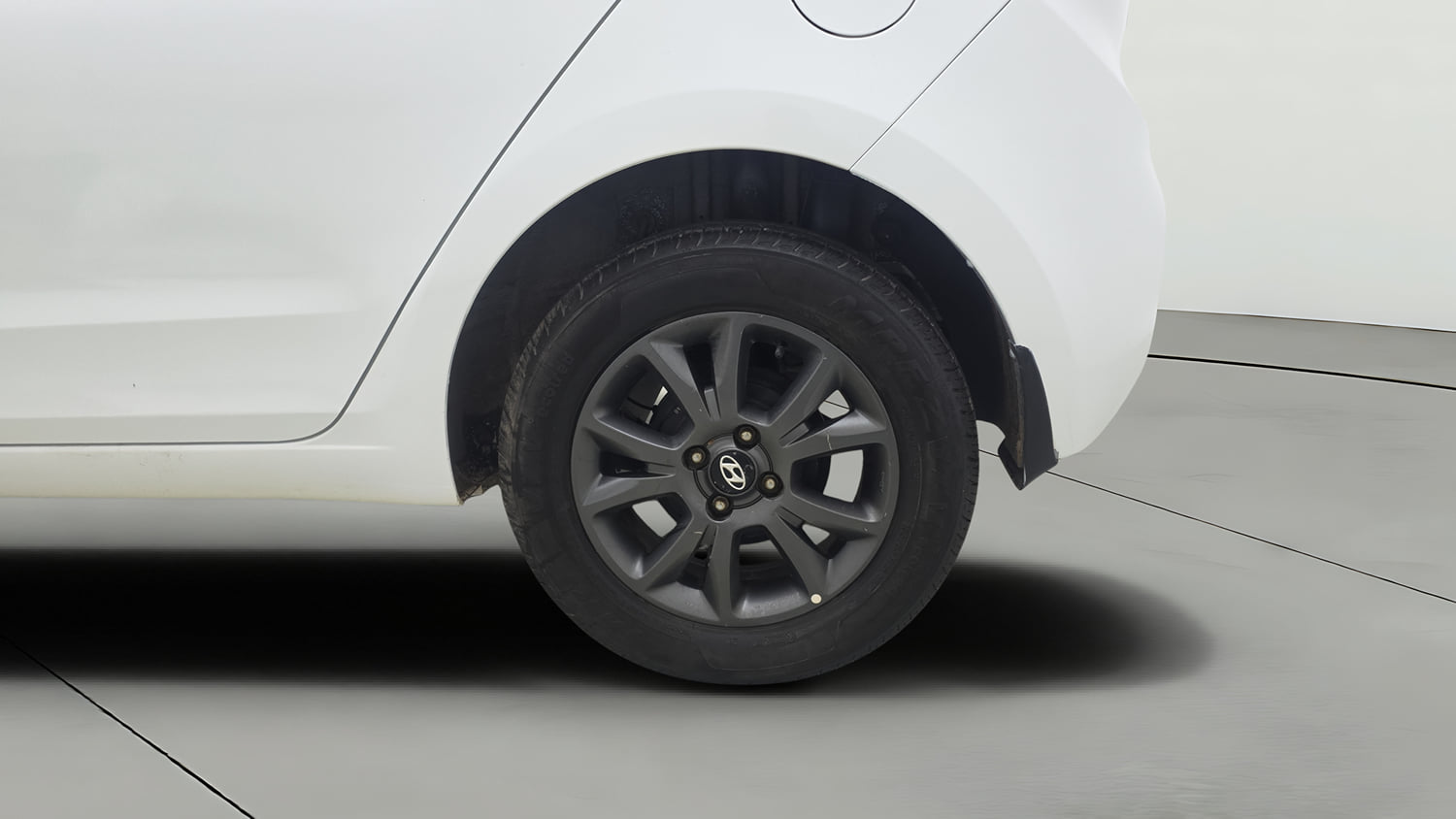 Used 2018 Hyundai Elite i20 Asta 1.2 Petrol Manual tyres LEFT REAR TYRE RIM VIEW
