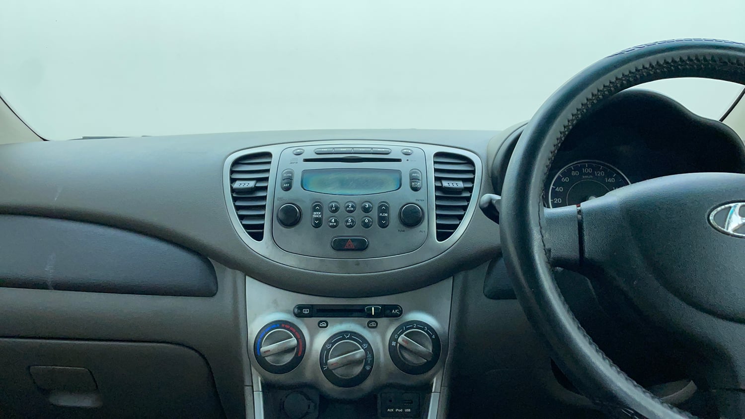 Used 2012 Hyundai i10 Sportz 1.2 Kappa2 Petrol Manual interior MUSIC SYSTEM & AC CONTROL VIEW