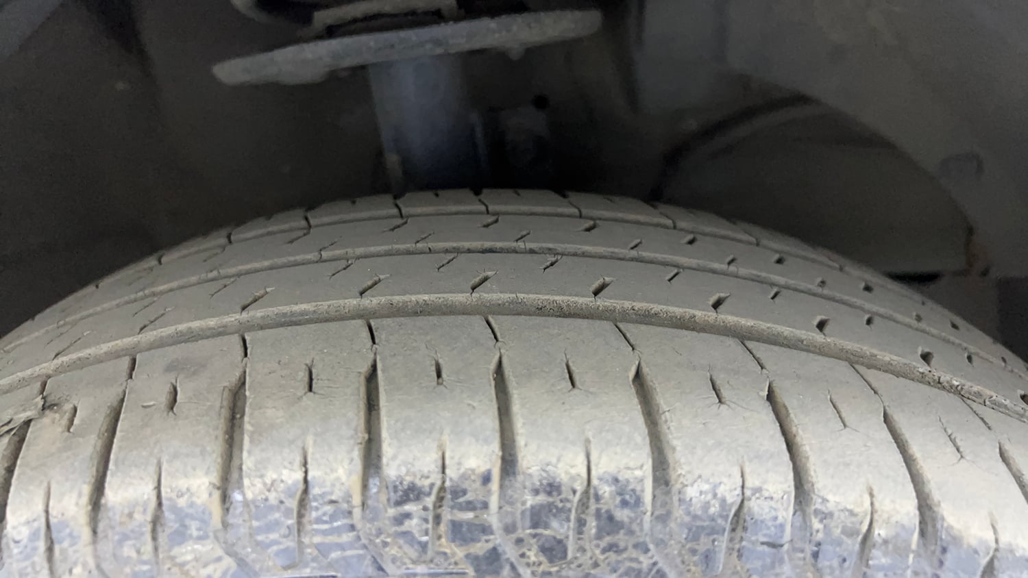 Used 2022 Maruti Suzuki New Ertiga VXi AT Petrol Automatic tyres RIGHT FRONT TYRE TREAD VIEW
