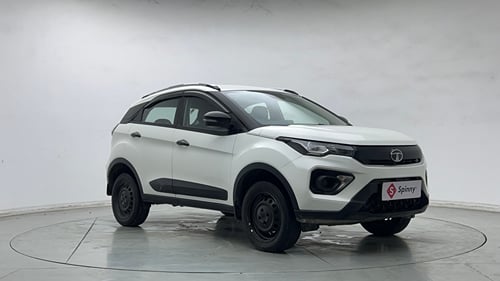 Used 2023 Tata Nexon XE Petrol Manual exterior RIGHT FRONT CORNER VIEW