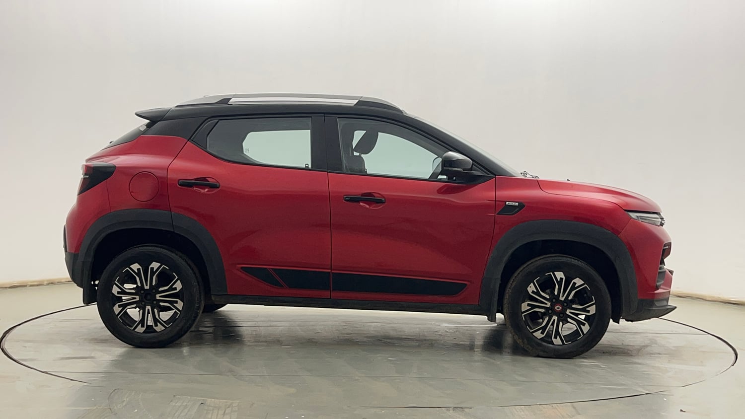 Used 2022 Renault Kiger RXZ Turbo MT Dual Tone Petrol Manual exterior RIGHT SIDE VIEW