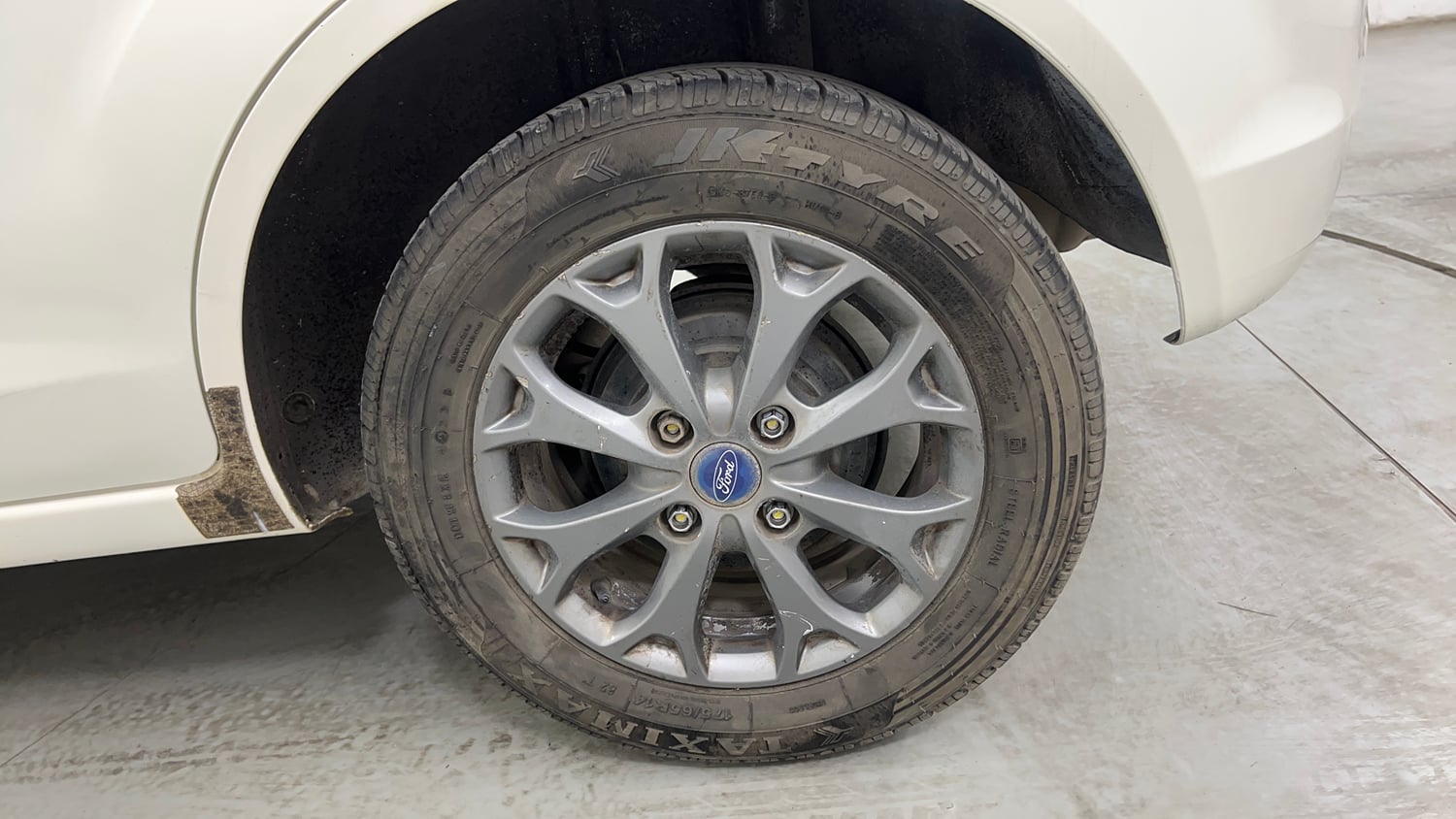 Used 2015 Ford Figo Duratec Petrol Titanium 1.2 Petrol Manual tyres LEFT REAR TYRE RIM VIEW