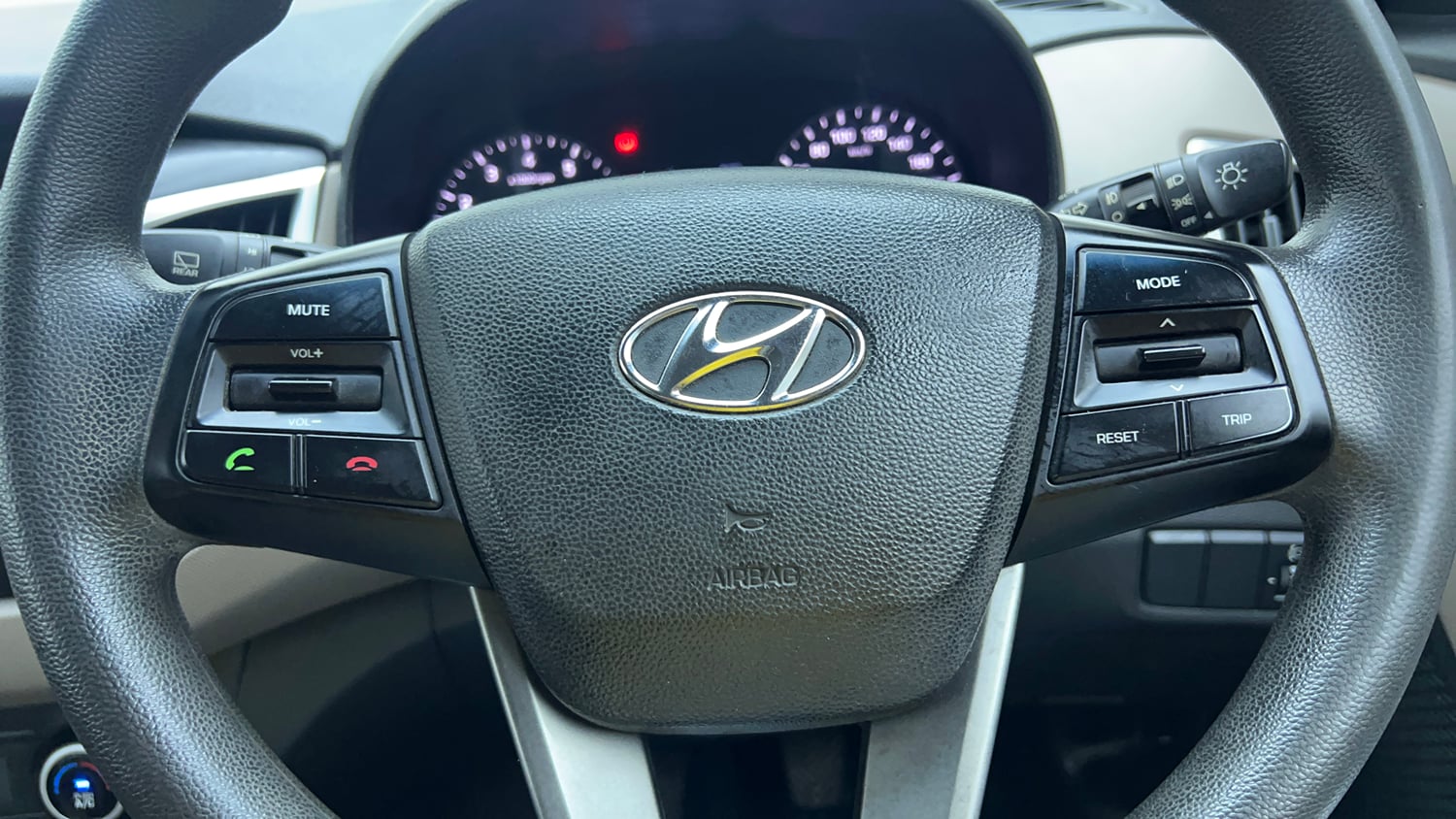 Used 2016 Hyundai Creta 1.6 SX Plus Petrol Petrol Manual top_features Airbags