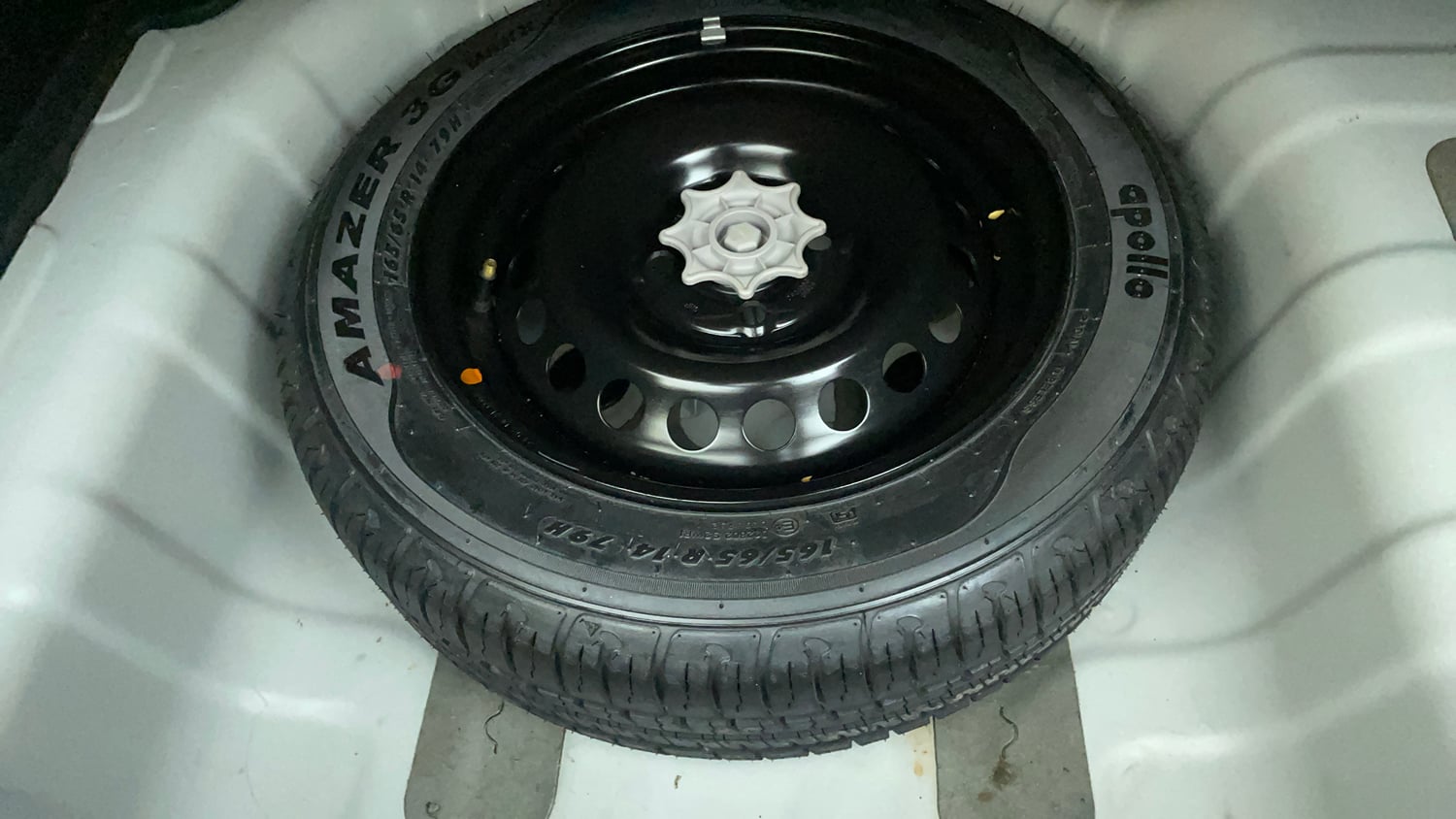 Used 2014 Hyundai Xcent S 1.2 (O) Petrol Manual tyres SPARE TYRE VIEW