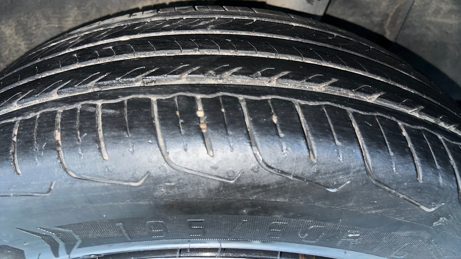Used 2021 Renault Kiger RXT AMT Petrol Automatic tyres LEFT REAR TYRE TREAD VIEW
