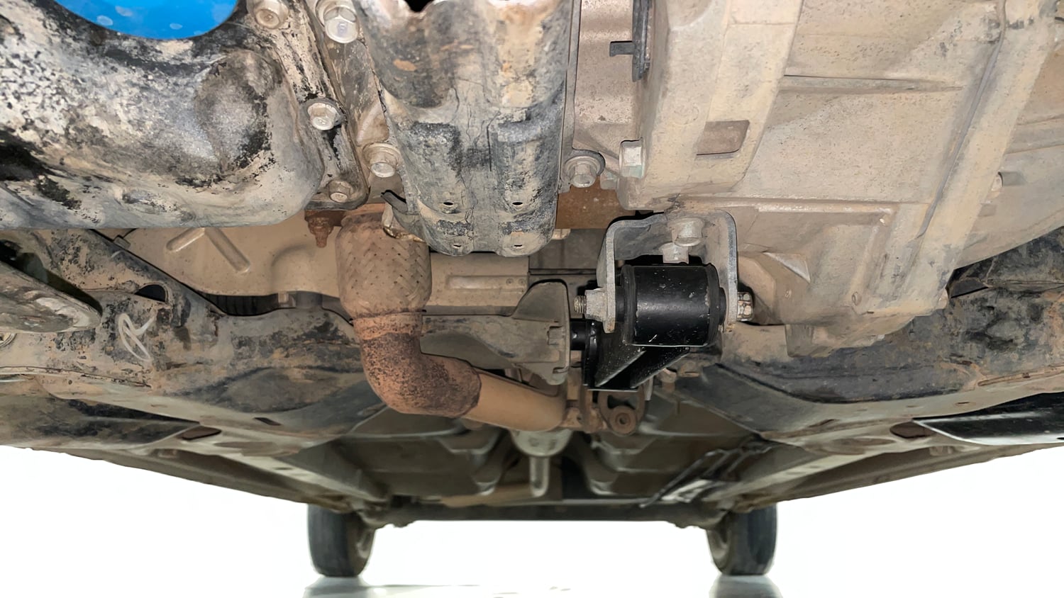 Used 2012 Hyundai i10 Sportz 1.2 Kappa2 Petrol Manual extra FRONT LEFT UNDERBODY VIEW