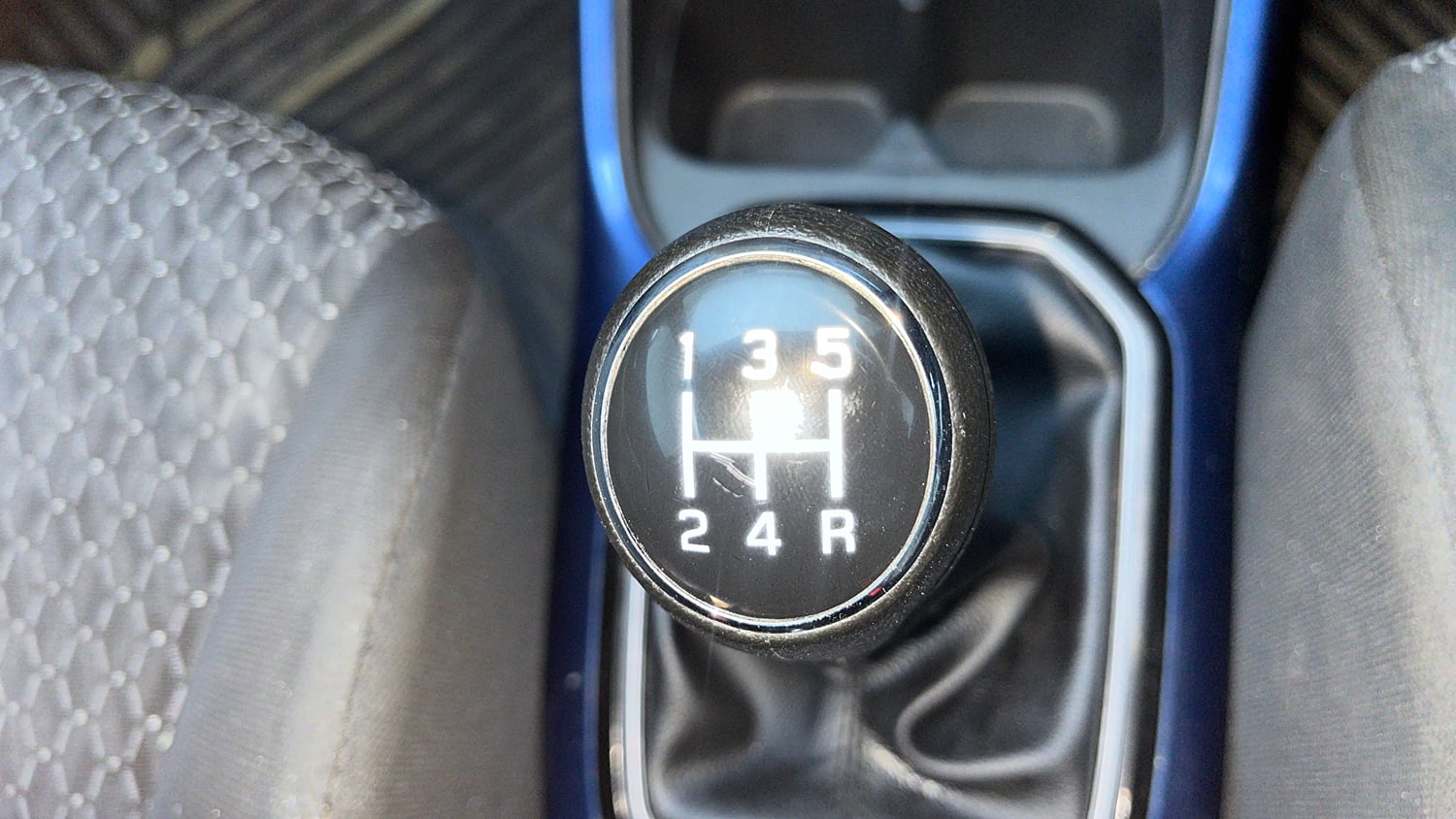 Used 2024 Maruti Suzuki Ignis Delta 1.2 MT Petrol Manual interior GEAR  KNOB VIEW