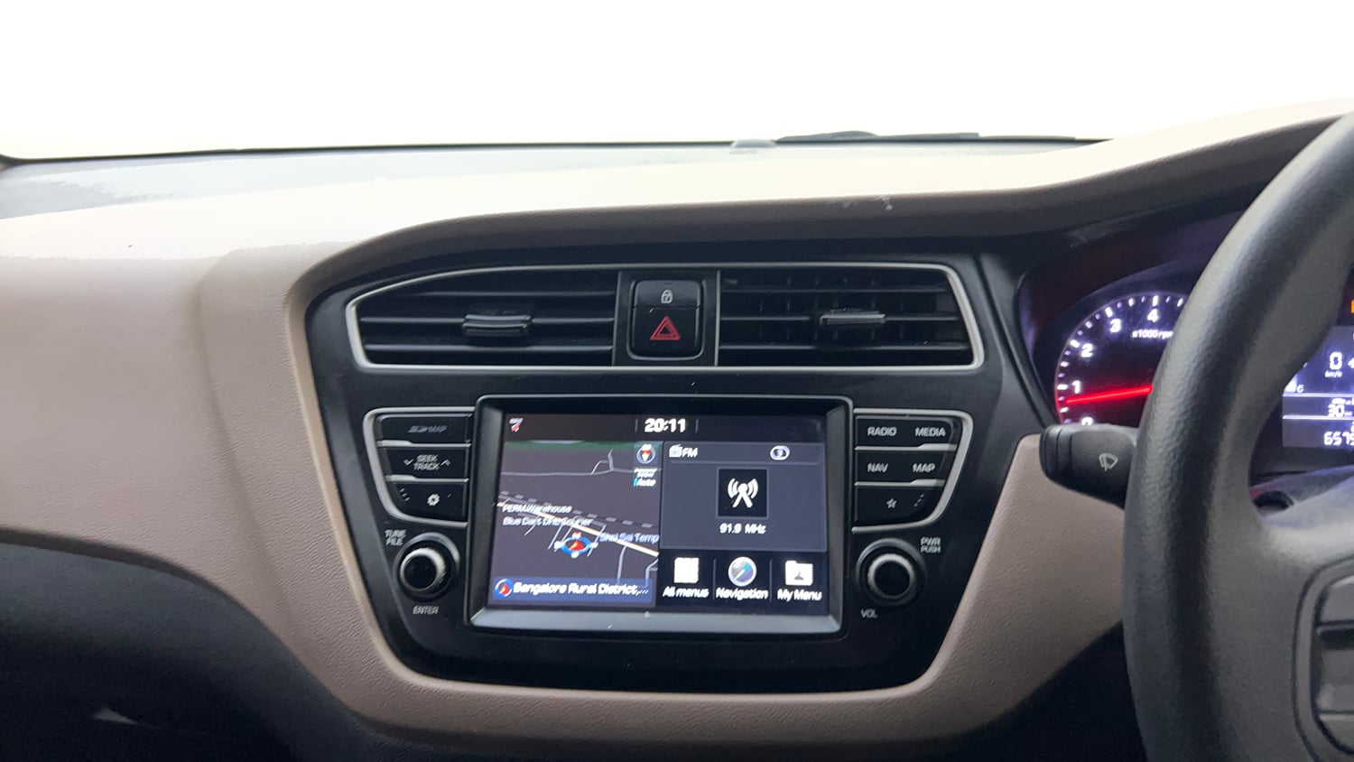 Used 2018 Hyundai Elite i20 Asta 1.2 Petrol Manual top_features Touch screen infotainment system