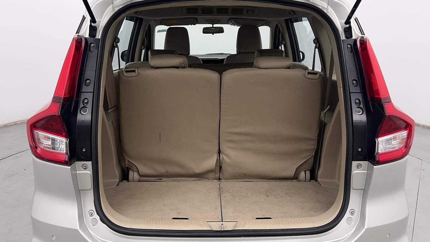 Used 2019 Maruti Suzuki Ertiga ZDi Plus 1.5 Diesel Diesel Manual interior DICKY INSIDE VIEW