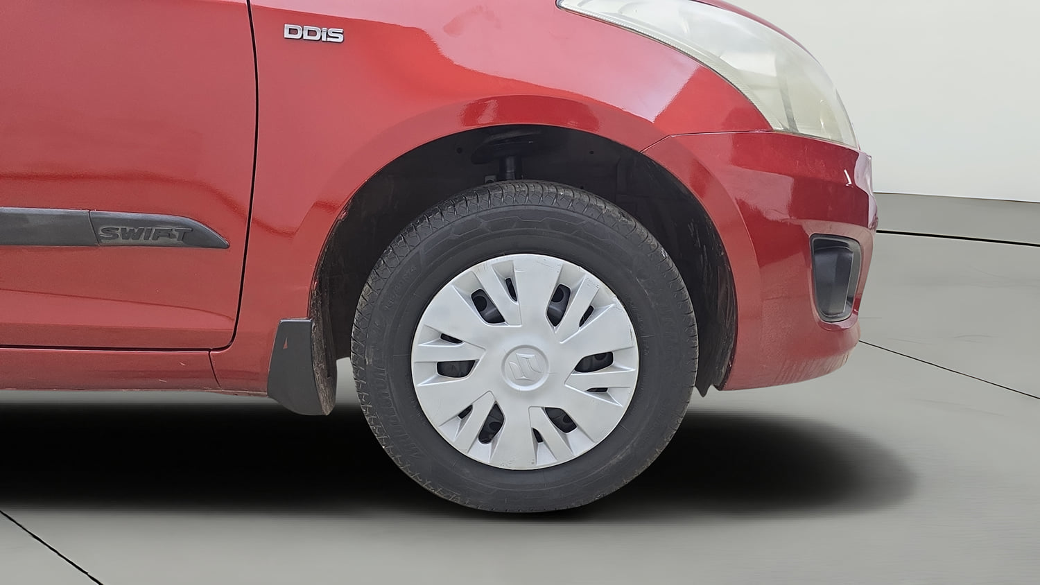 Used 2012 Maruti Suzuki Swift VDi Diesel Manual tyres RIGHT FRONT TYRE RIM VIEW