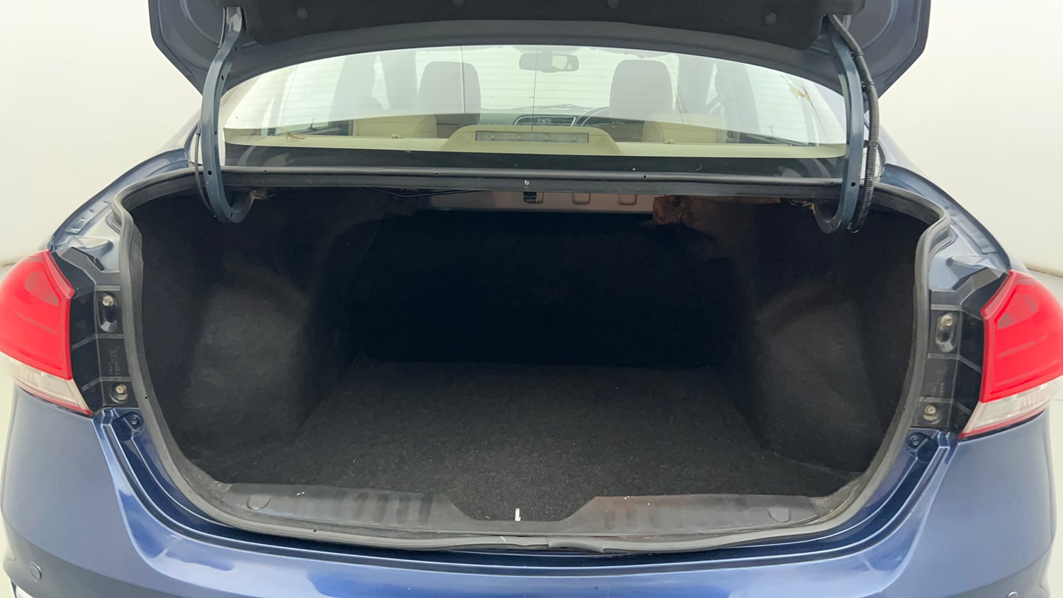 Used 2020 Maruti Suzuki Ciaz Alpha 1.5 AT Petrol Automatic interior DICKY INSIDE VIEW