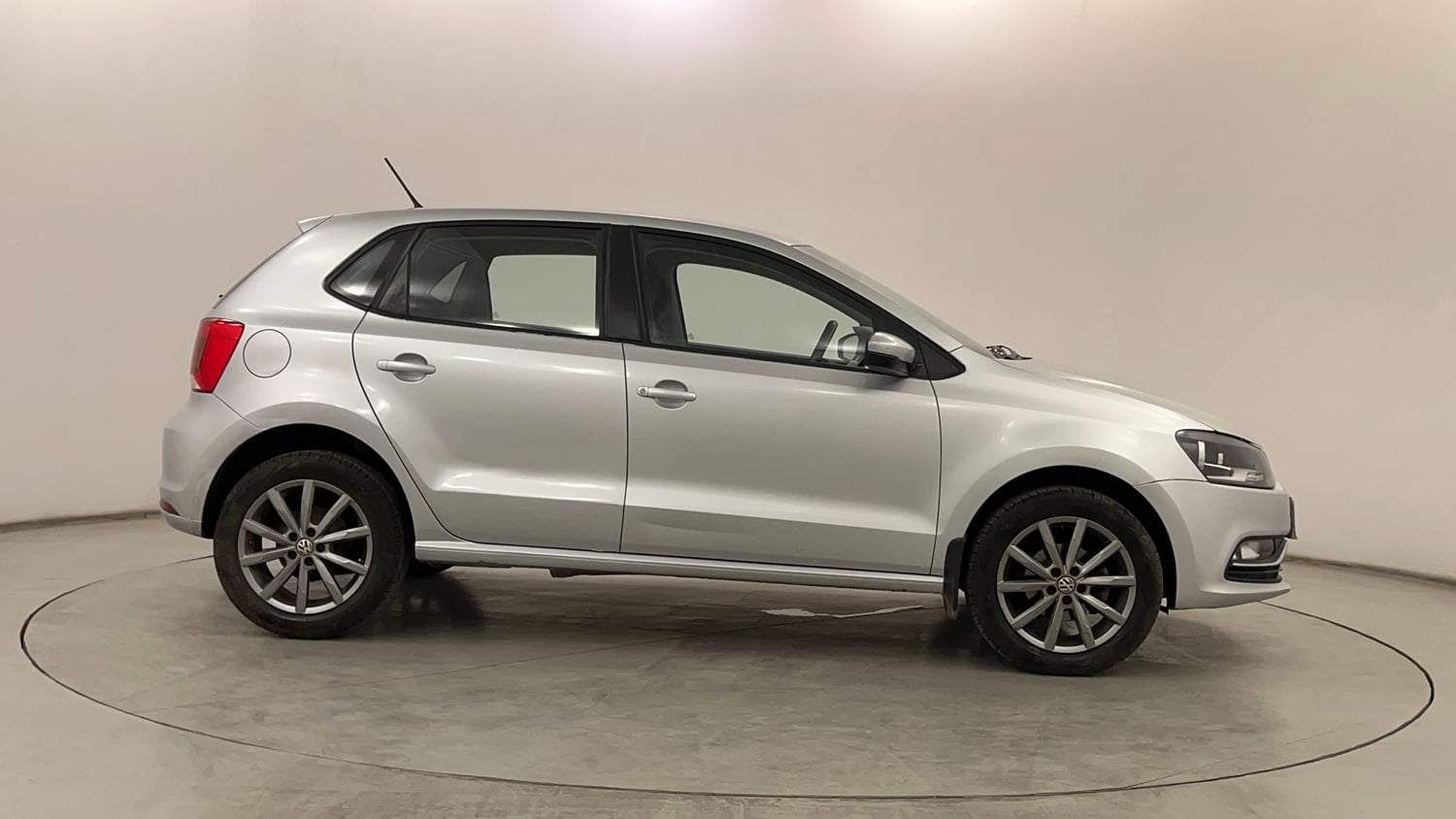 Used 2019 Volkswagen Polo Highline Plus 1.0 (P) 16 Alloy Petrol Manual exterior RIGHT SIDE VIEW