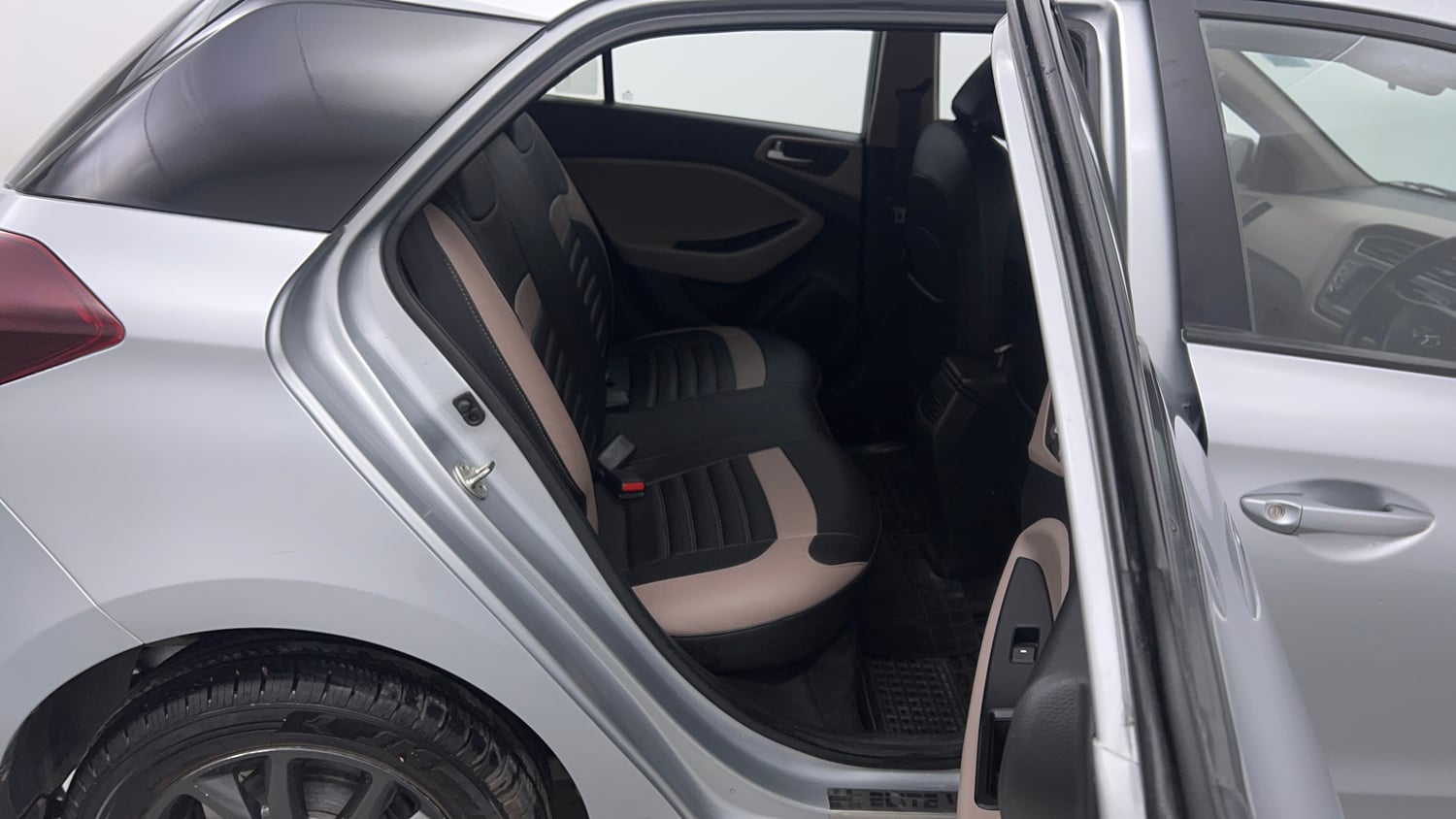 Used 2019 Hyundai Elite i20 Sportz Plus 1.2 Petrol Manual interior RIGHT SIDE REAR DOOR CABIN VIEW