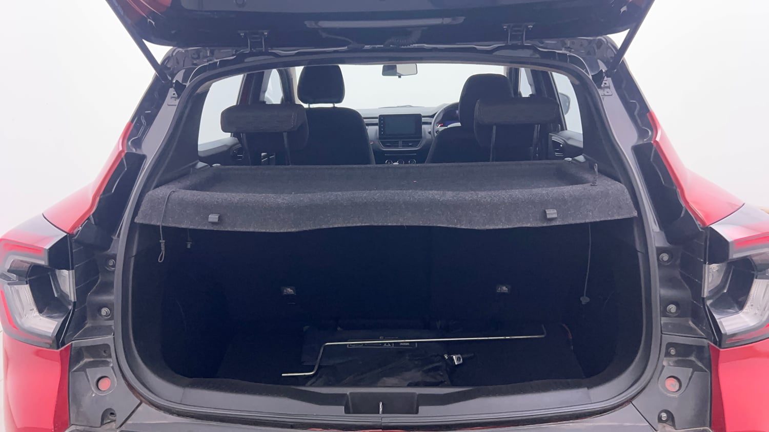 Used 2022 Renault Kiger RXZ Turbo MT Dual Tone Petrol Manual interior DICKY INSIDE VIEW