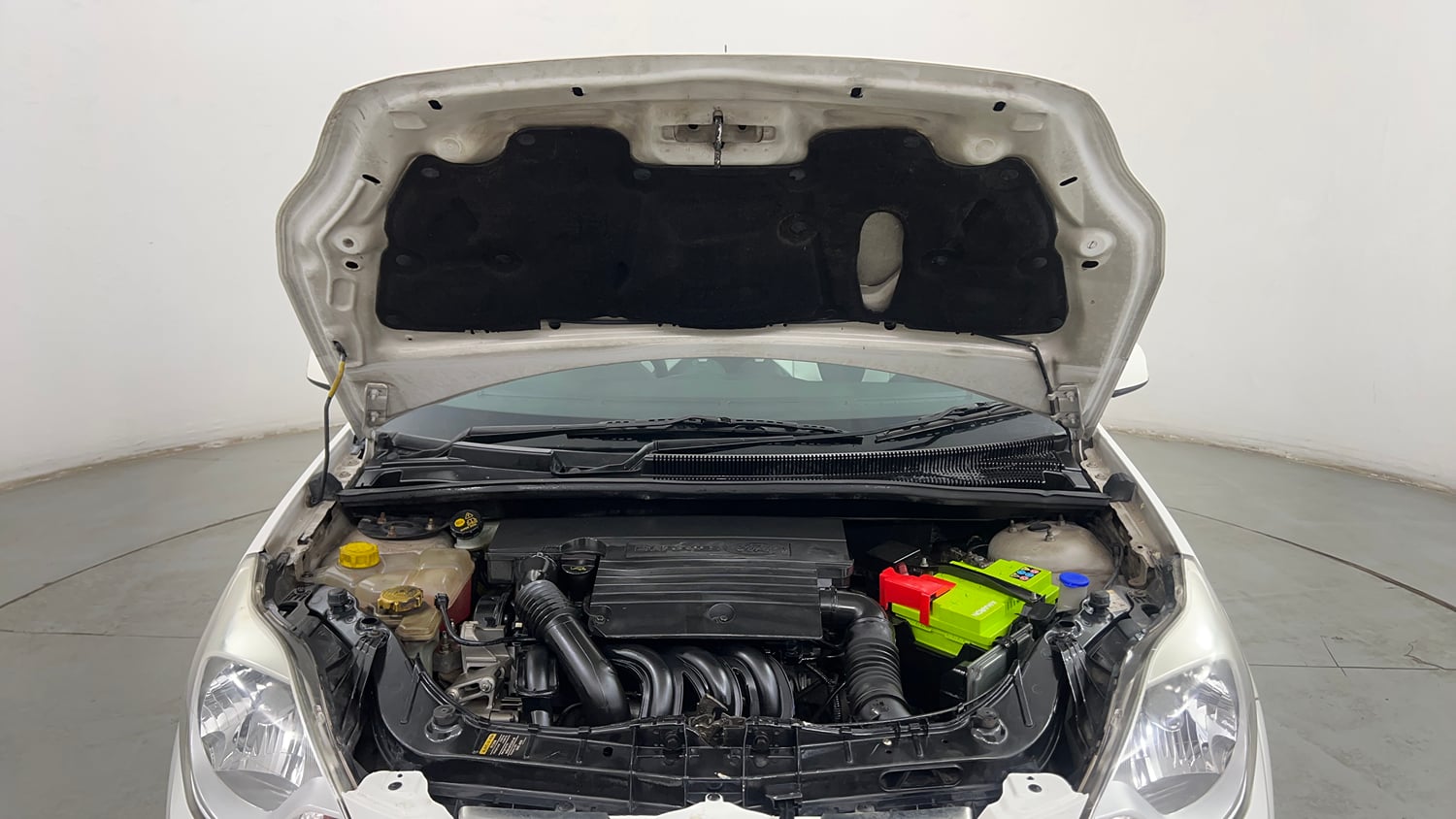 Used 2015 Ford Figo Duratec Petrol Titanium 1.2 Petrol Manual engine ENGINE & BONNET OPEN FRONT VIEW