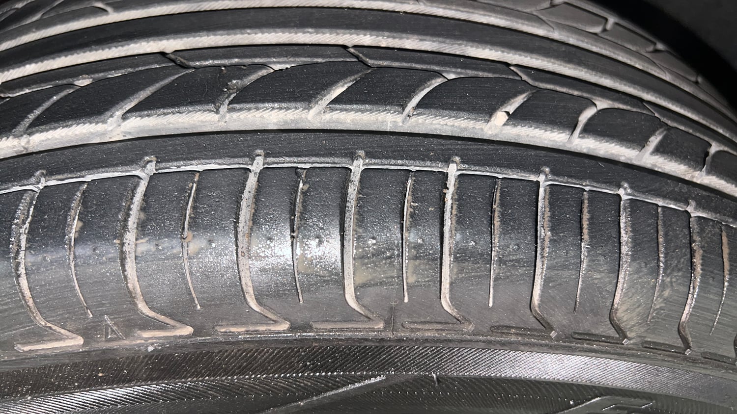 Used 2018 Hyundai Elite i20 Asta 1.2 Petrol Manual tyres RIGHT FRONT TYRE TREAD VIEW