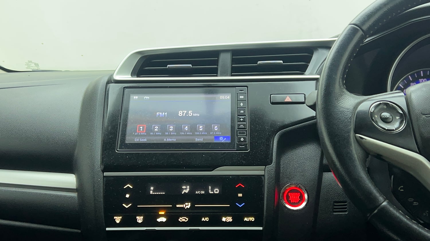 Used 2022 Honda WR-V VX MT Petrol Petrol Manual top_features Integrated (in-dash) music system
