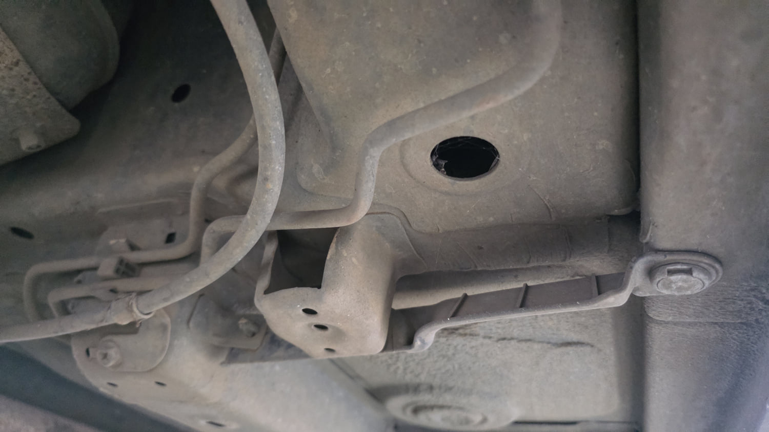 Used 2012 Maruti Suzuki Swift VDi Diesel Manual extra REAR RIGHT UNDERBODY VIEW