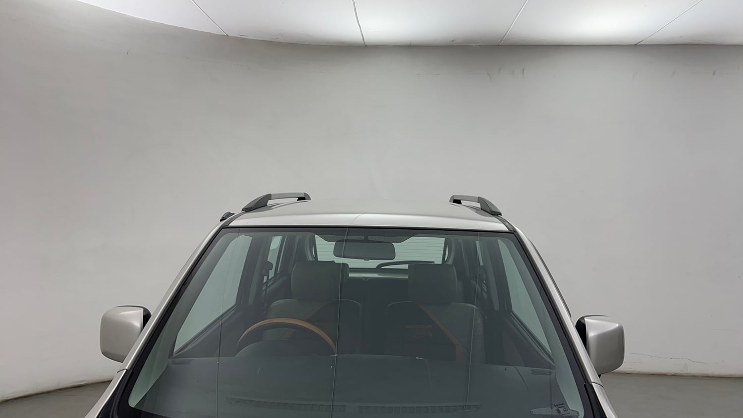 Used 2017 Maruti Suzuki Wagon R VXI Petrol Manual exterior FRONT WINDSHIELD VIEW