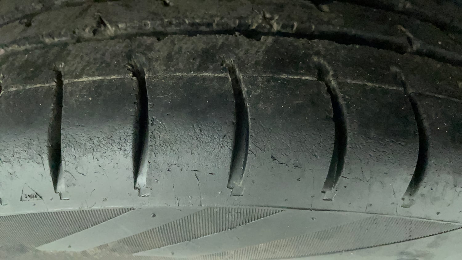 Used 2014 Hyundai Xcent S 1.2 (O) Petrol Manual tyres LEFT REAR TYRE TREAD VIEW