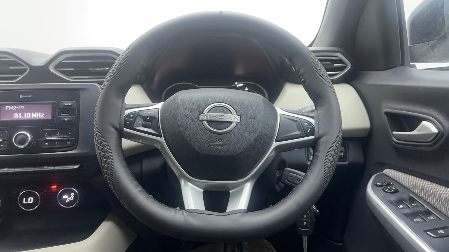 Used 2023 Nissan Magnite XL Petrol Manual interior STEERING VIEW
