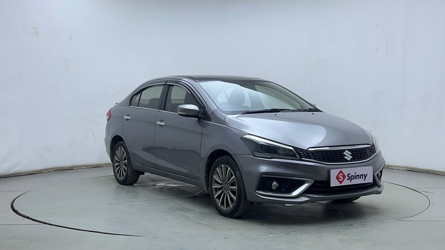 Used 2021 Maruti Suzuki Ciaz Alpha 1.5 Petrol Manual exterior RIGHT FRONT CORNER VIEW