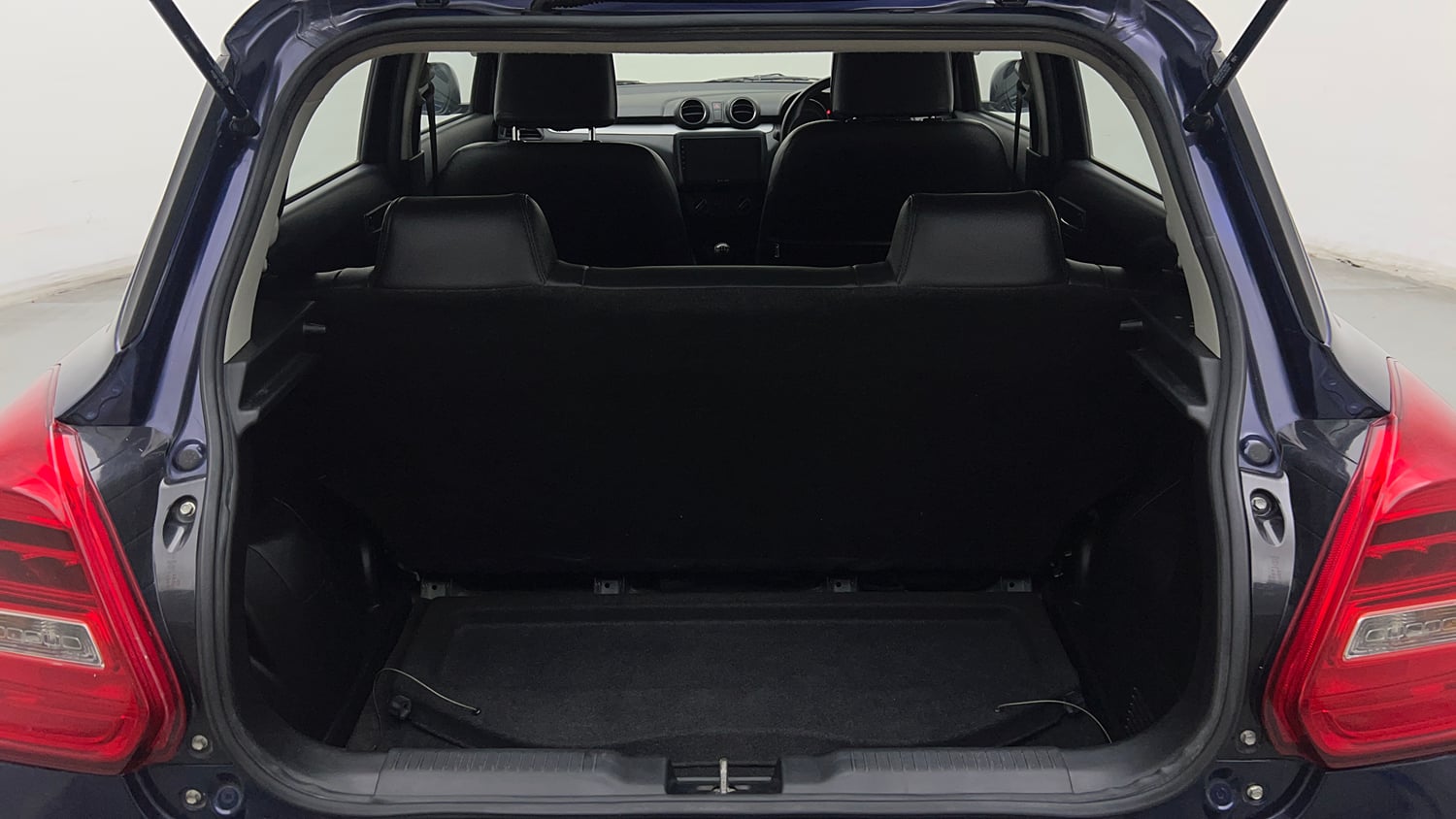Used 2021 Maruti Suzuki Swift VXi Petrol Manual interior DICKY INSIDE VIEW
