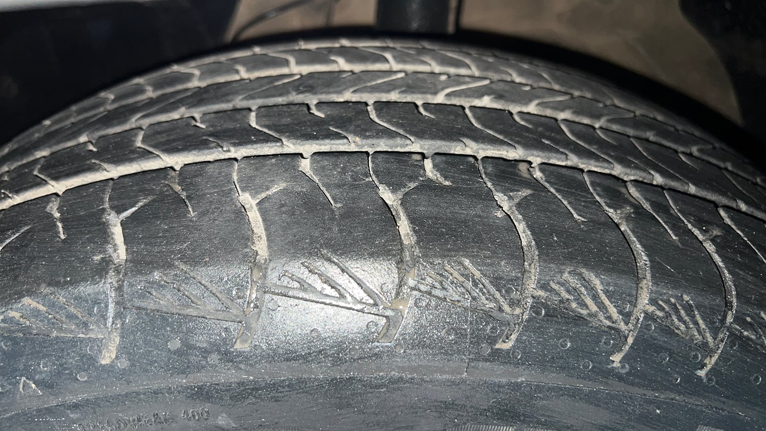 Used 2021 MG Motors Hector Plus Sharp 1.5 Petrol Turbo CVT 6-STR Petrol Automatic tyres LEFT FRONT TYRE TREAD VIEW