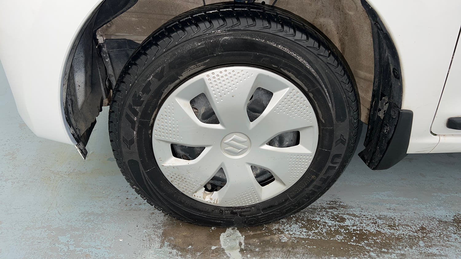 Used 2024 Maruti Suzuki Alto K10 VXi Petrol Manual tyres LEFT FRONT TYRE RIM VIEW