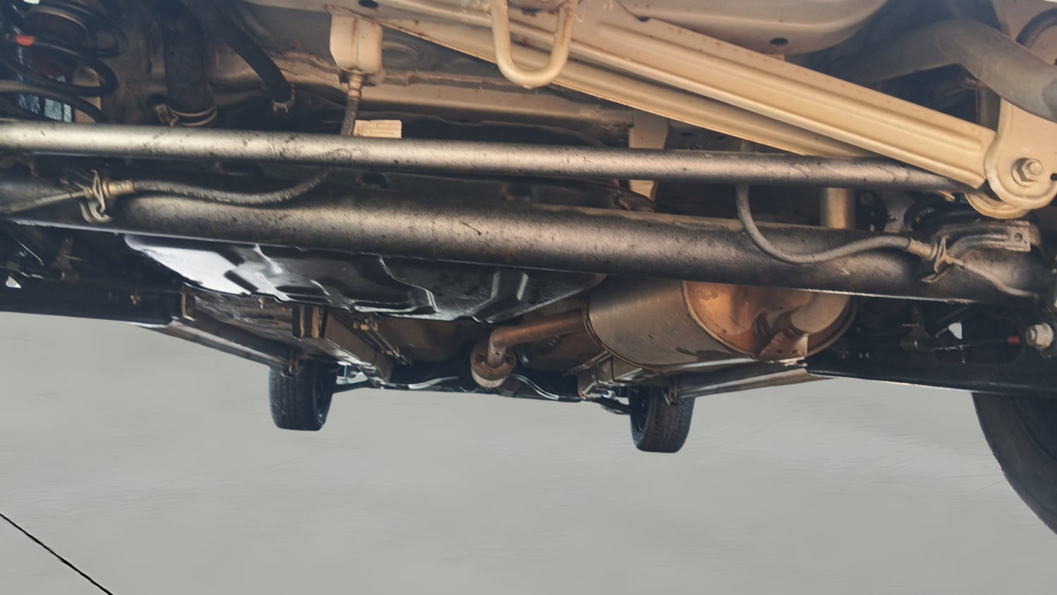 Used 2016 Maruti Suzuki Wagon R 1.0 VXI AMT Petrol Automatic extra REAR RIGHT UNDERBODY VIEW