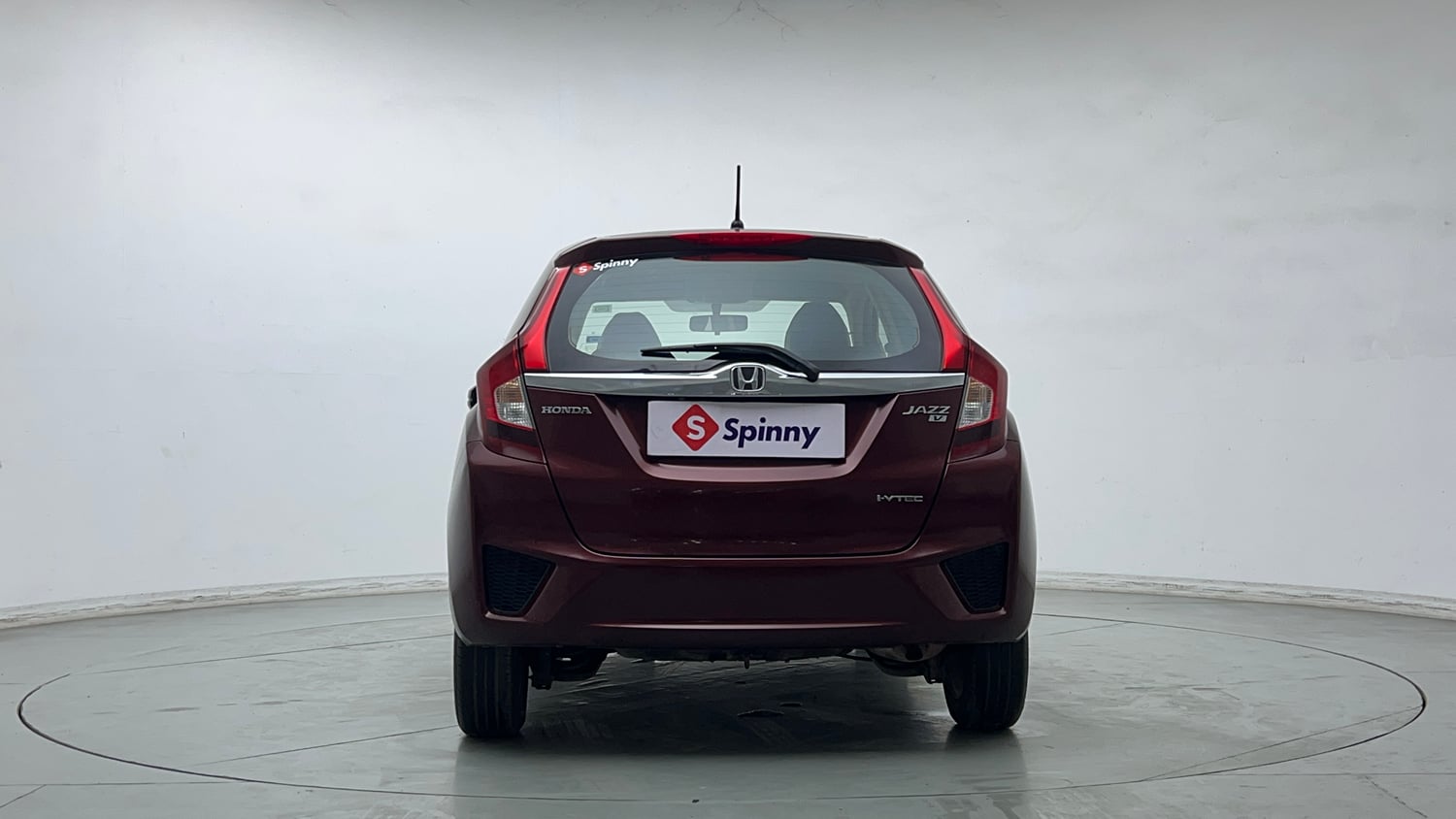 Used 2016 Honda Jazz V AT Petrol Petrol Automatic exterior BACK VIEW