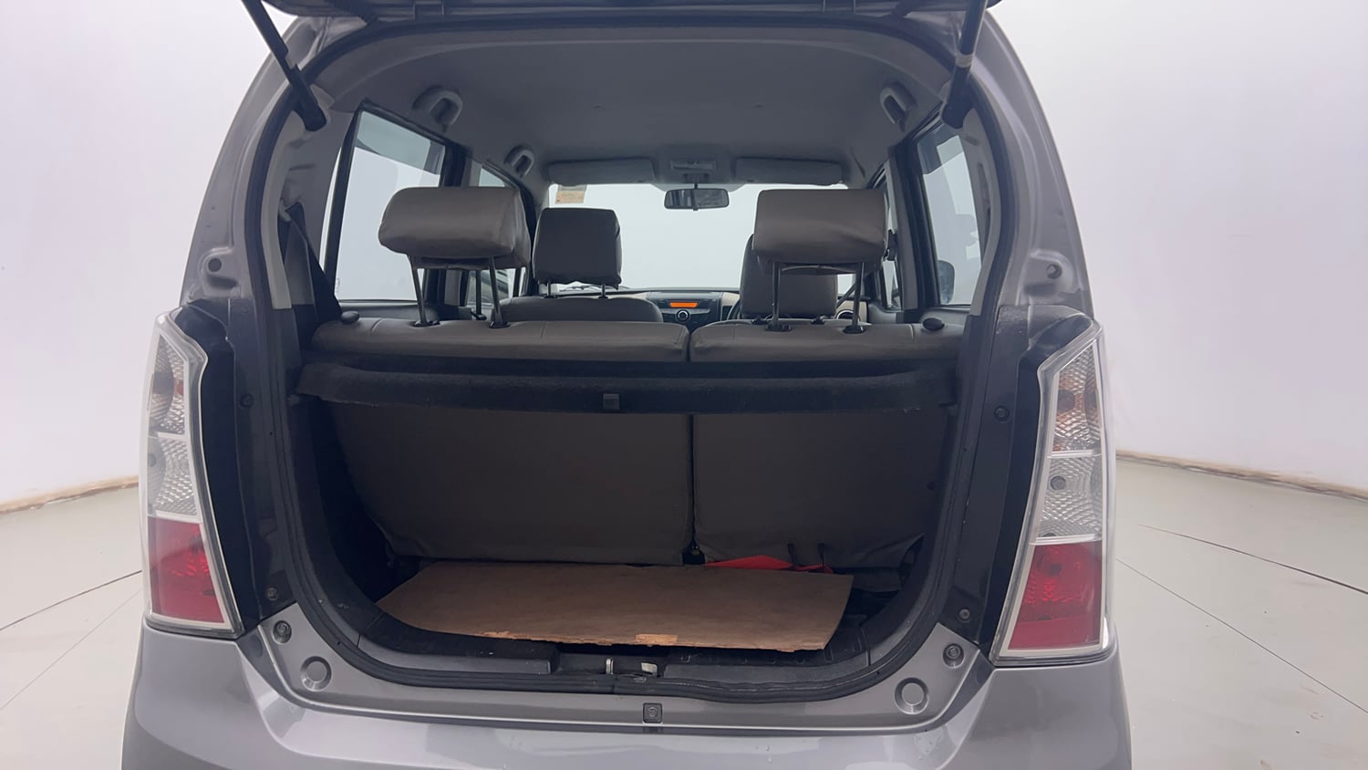 Used 2017 Maruti Suzuki Wagon R VXI+ Petrol Manual interior DICKY INSIDE VIEW