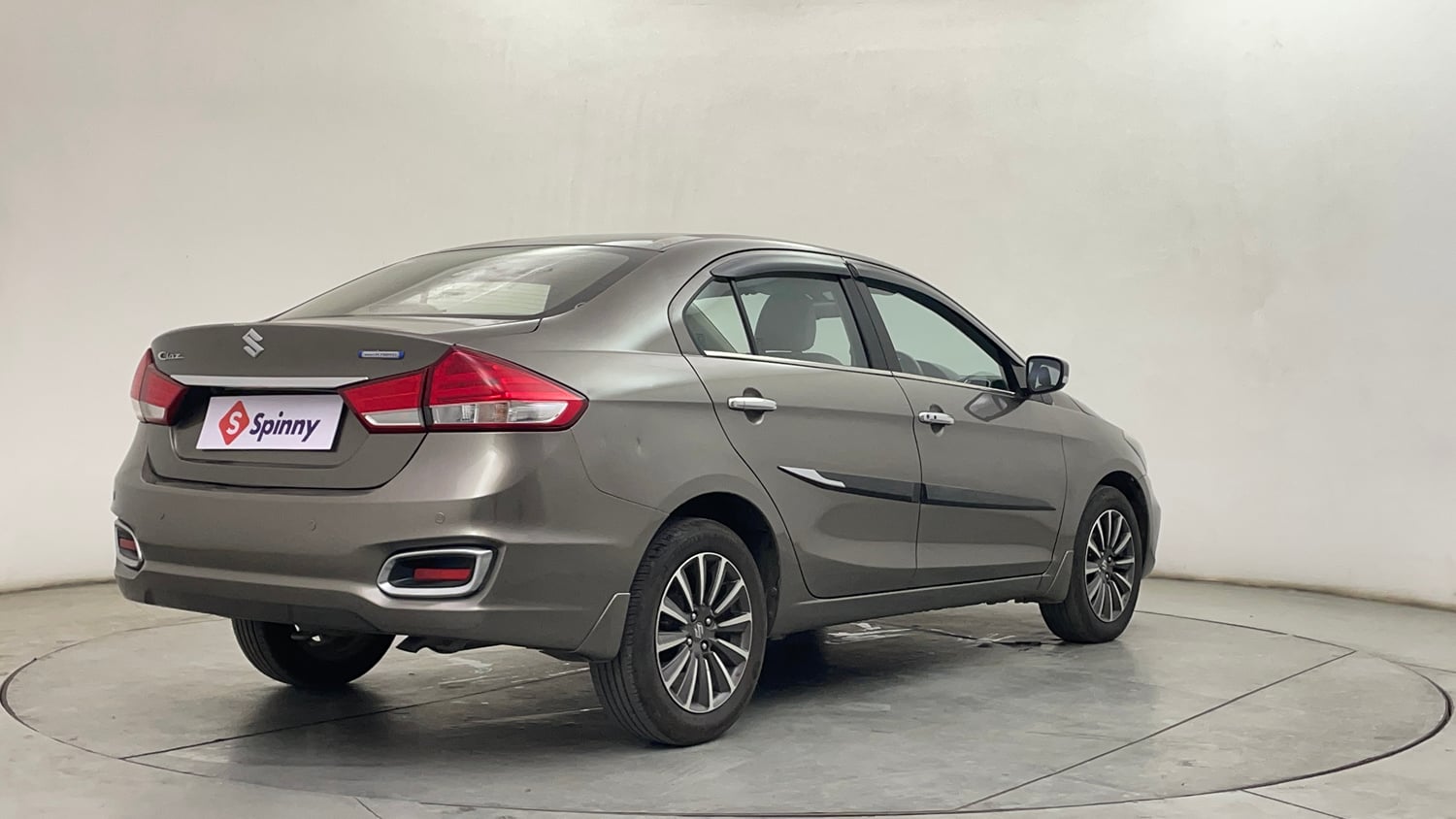 Used 2019 Maruti Suzuki Ciaz Alpha Hybrid 1.5 Petrol Manual exterior RIGHT REAR CORNER VIEW